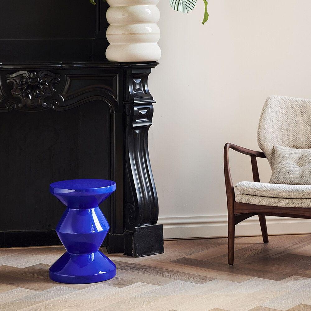 Stołek ZIG ZAG ciemnoniebieski Pols Potten Eye on Design