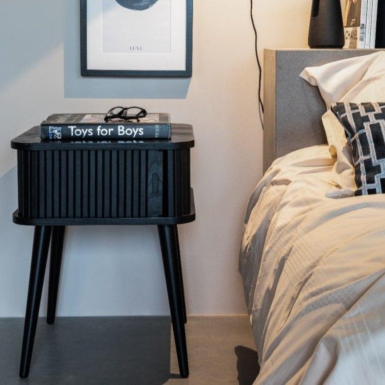 Stolik boczny BARBIER czarny dąb Zuiver Eye on Design