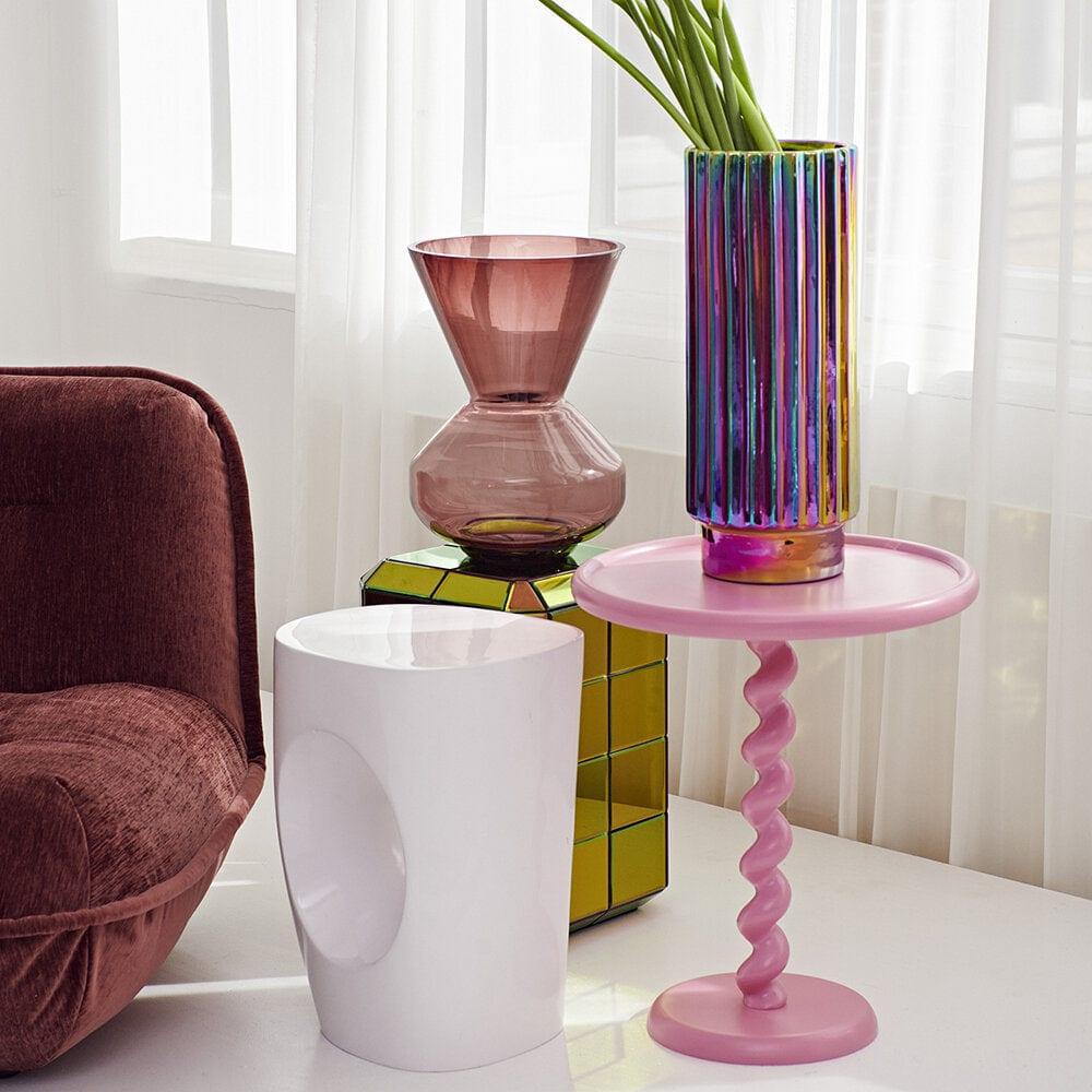 Stolik boczny TWISTER jasnoróżowy Pols Potten Eye on Design