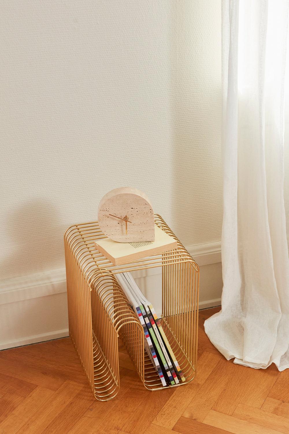 Stolik CURVA złoty AYTM Eye on Design