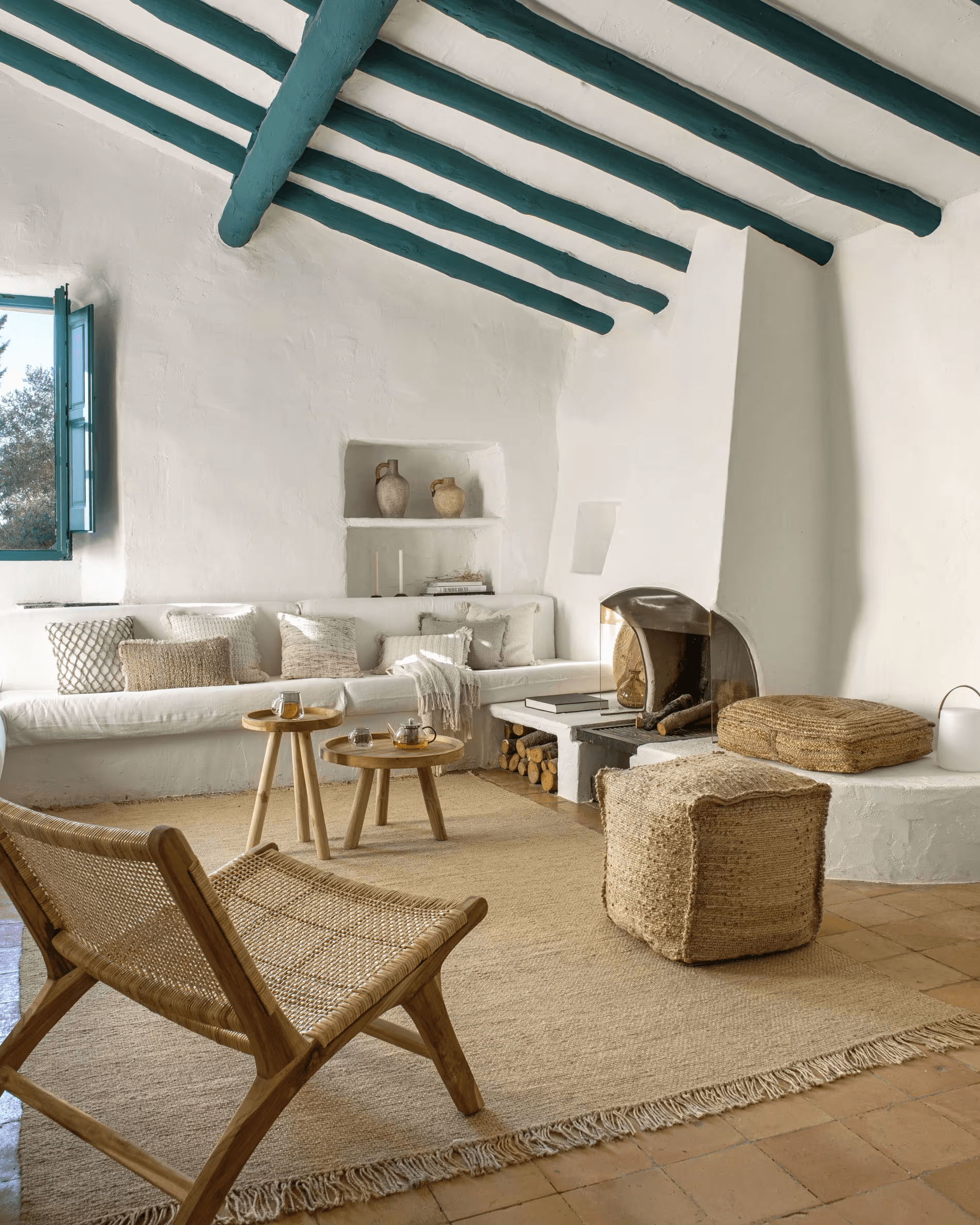 Stolik kawowy GLENDA lite drewno tekowe La Forma Eye on Design