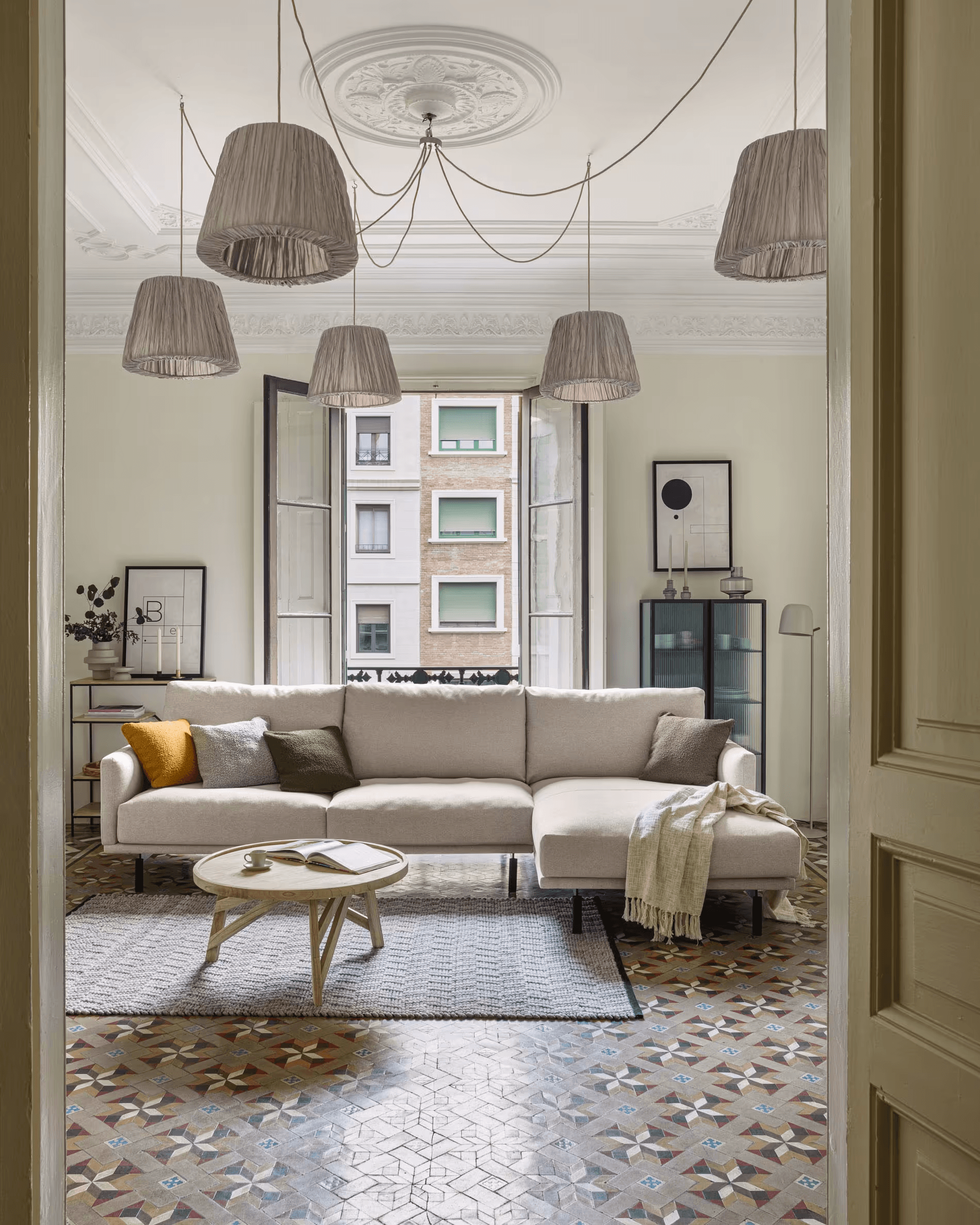 Stolik kawowy TENDA lite drewno mindi La Forma Eye on Design