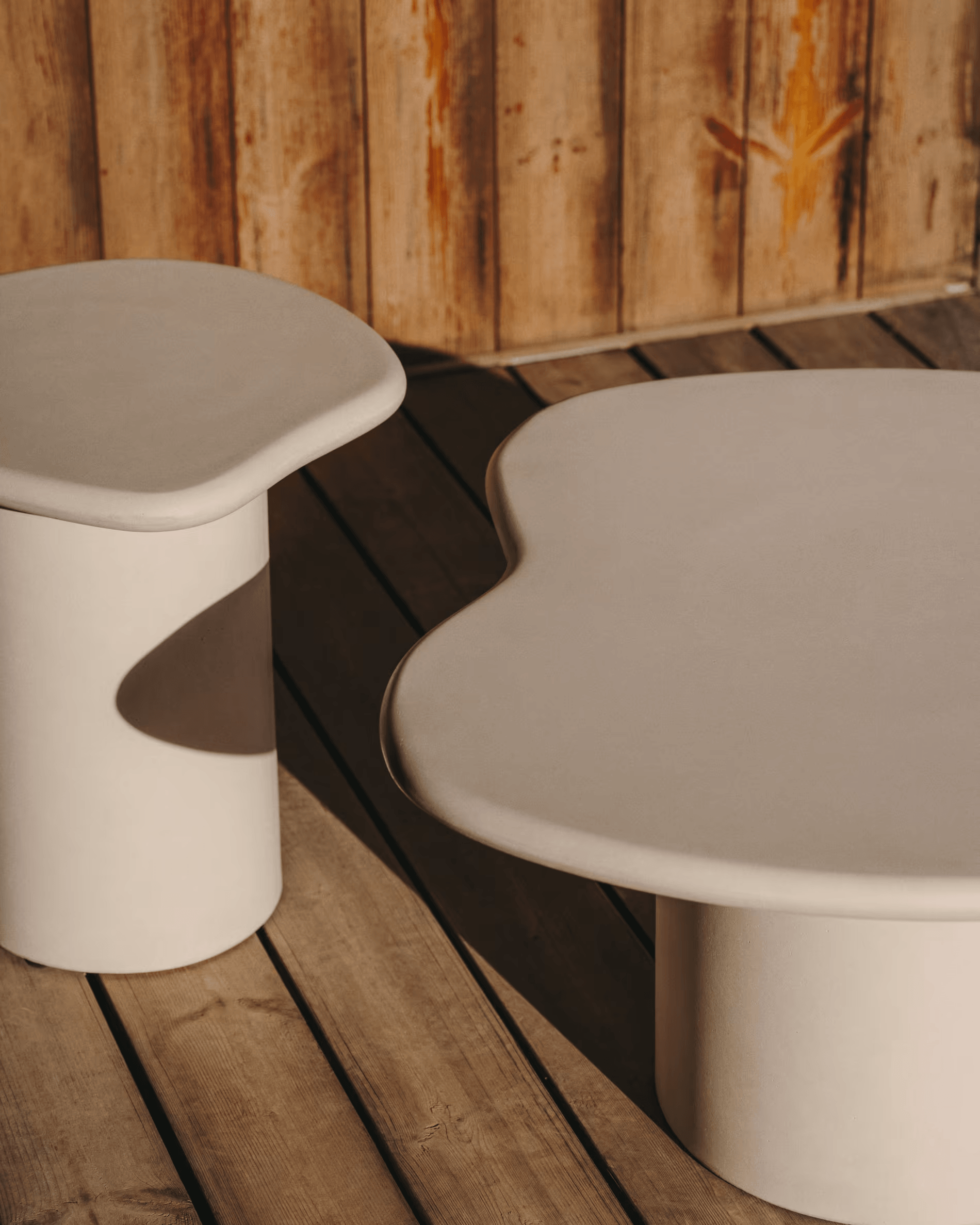 Stolik kawowy zewnętrzny MACARELLA biały cement La Forma Eye on Design