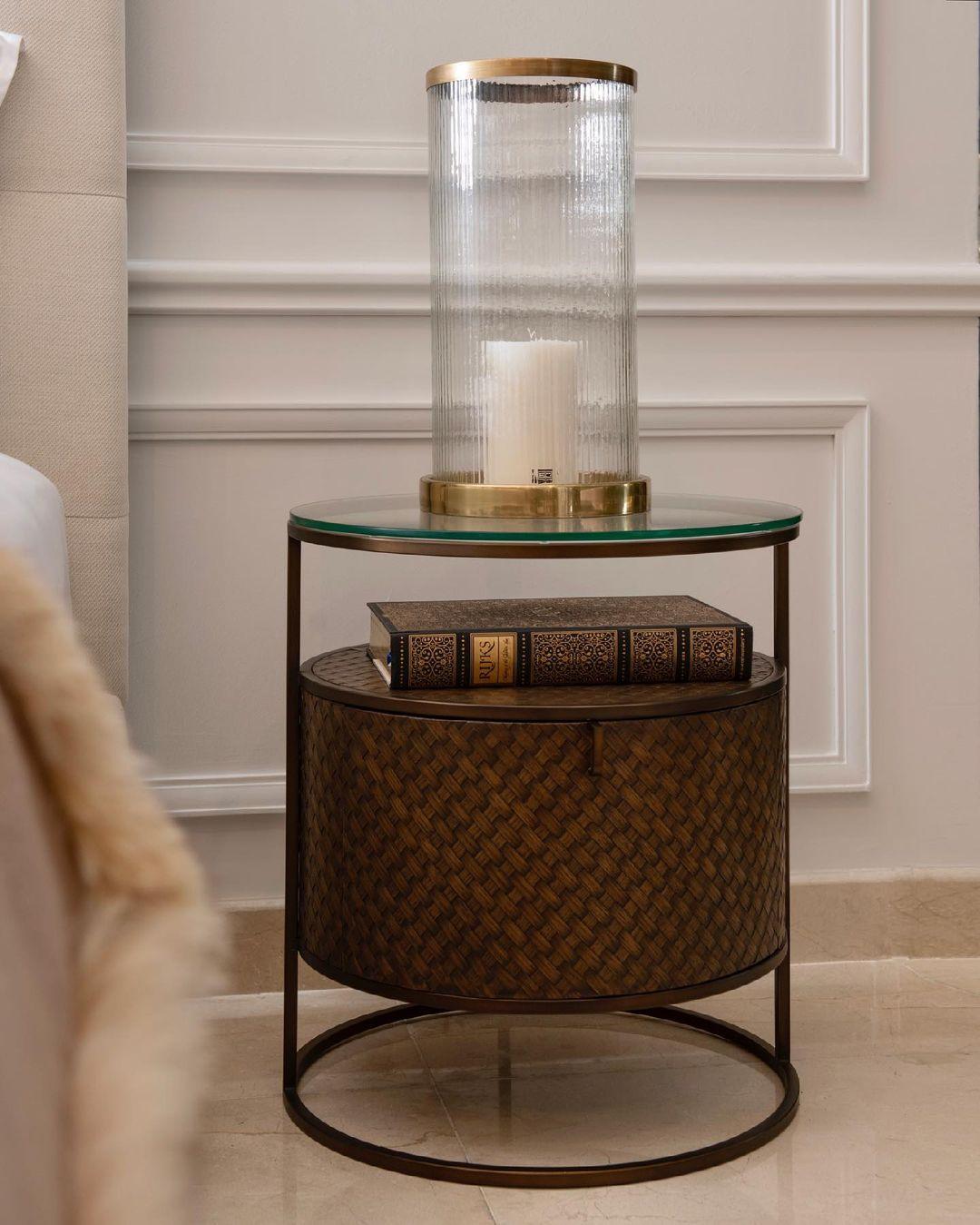 Stolik nocny NAPA VALLEY ciemnobrązowy fornir dębowy Eichholtz Eye on Design