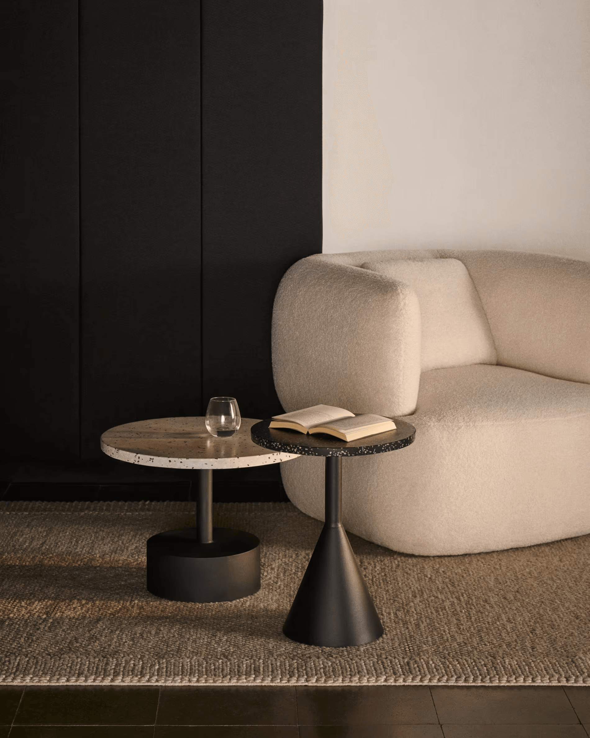 Stolik pomocniczy ogrodowy DELANO czarny La Forma Eye on Design