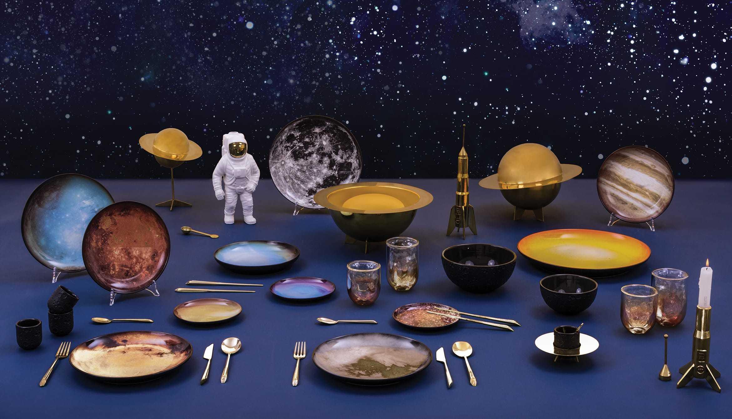Świecznik wysoki COSMIC DINER LUNAR HARD ROCKET złoty Seletti Eye on Design