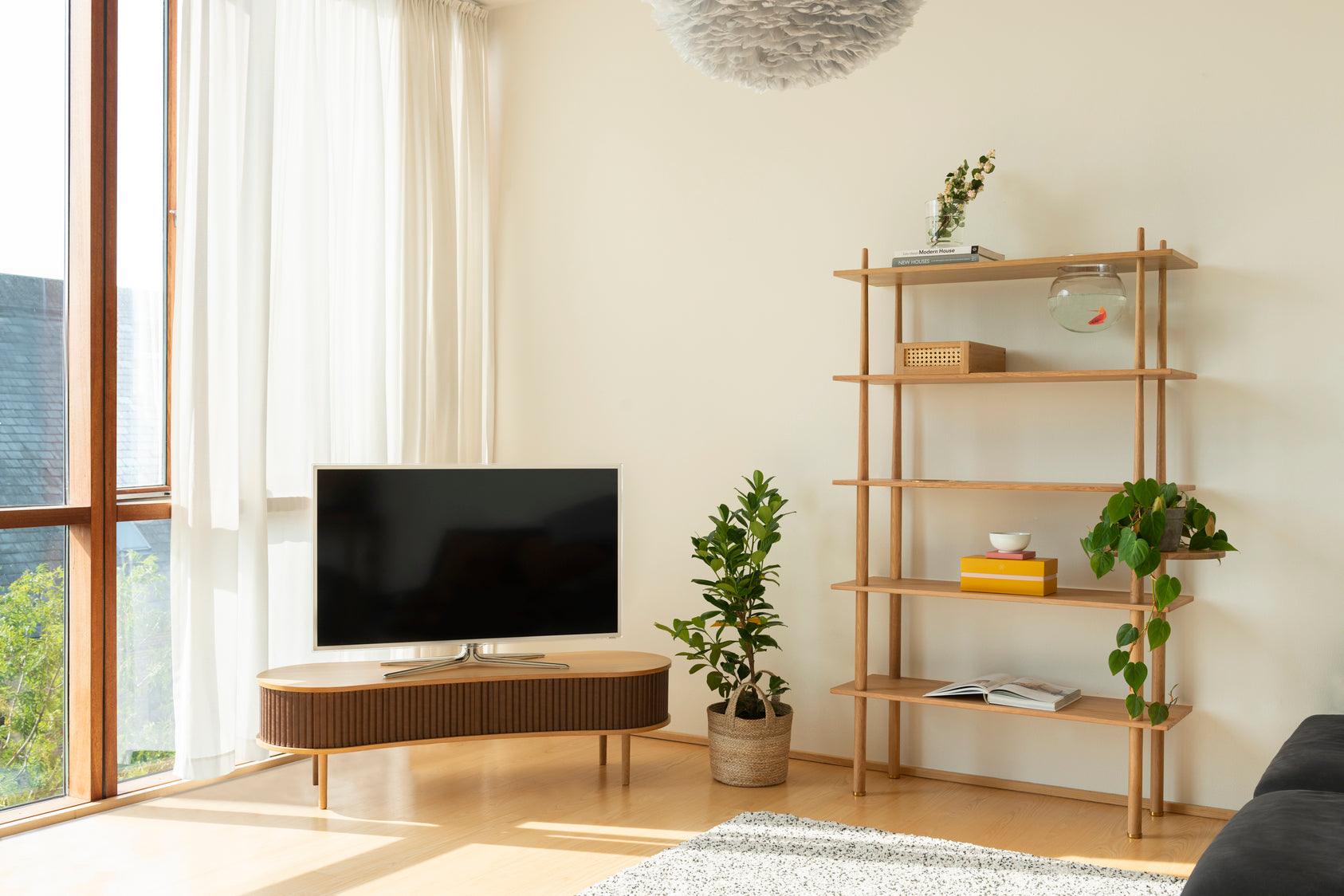 Szafka RTV AUDACIOUS orzechowy z dębem UMAGE Eye on Design
