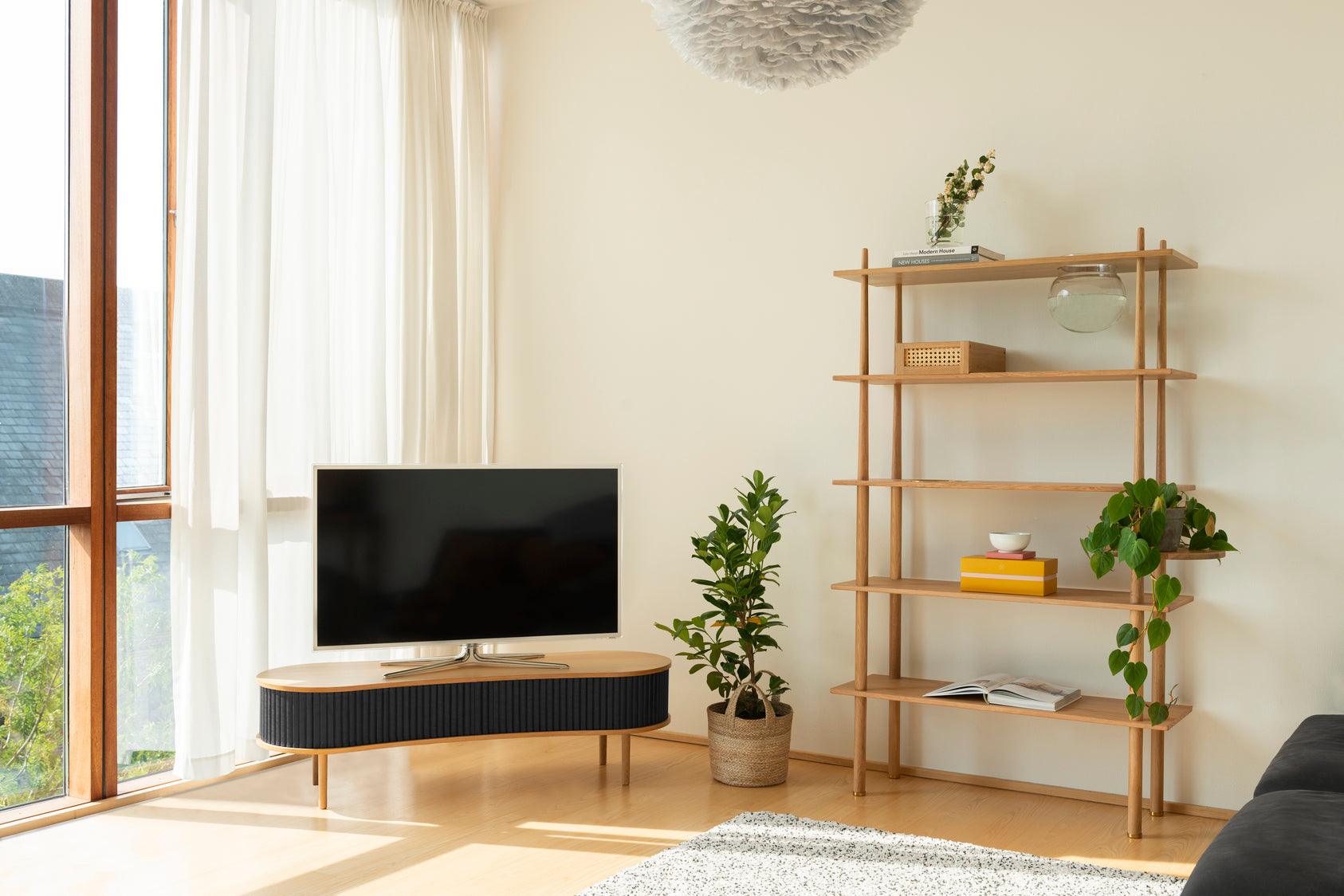 Szafka RTV AUDACIOUS węglowy z dębem UMAGE Eye on Design