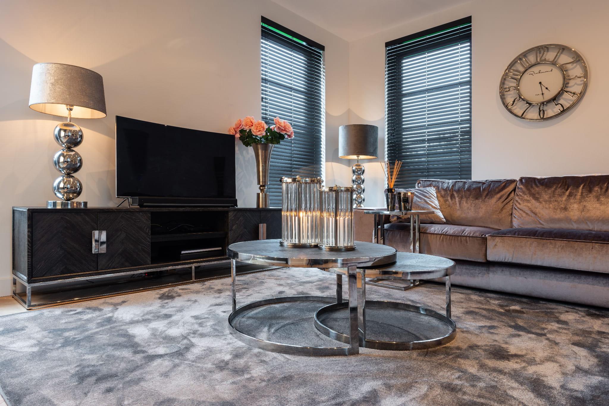 Szafka RTV BLACKBONE srebrny Richmond Interiors Eye on Design