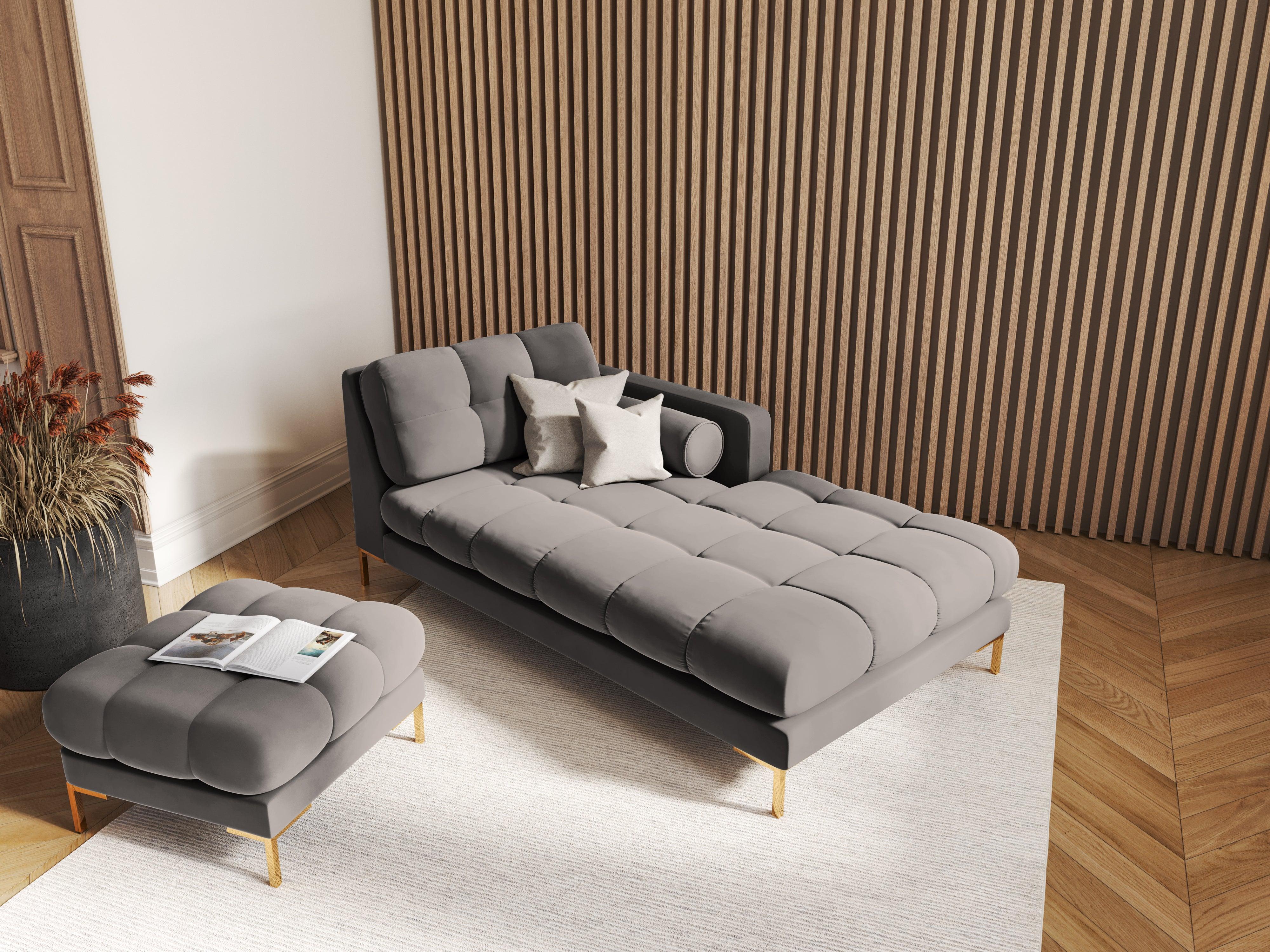 Szezlong aksamitny prawostronny BALI jasnoszary ze złotą podstawą Cosmopolitan Design Eye on Design
