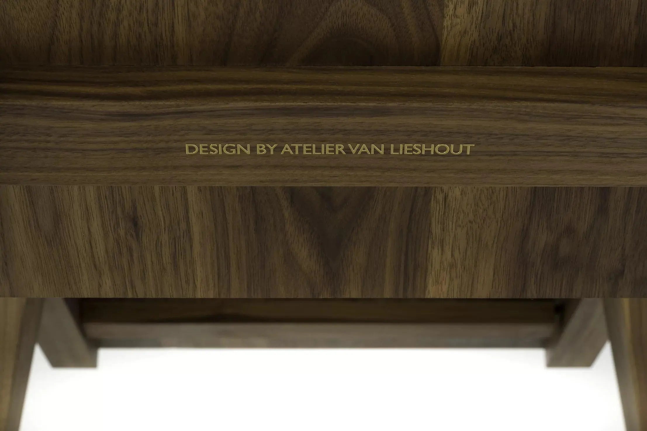 Szezlong LIBERTY drewno orzechowe – Moooi