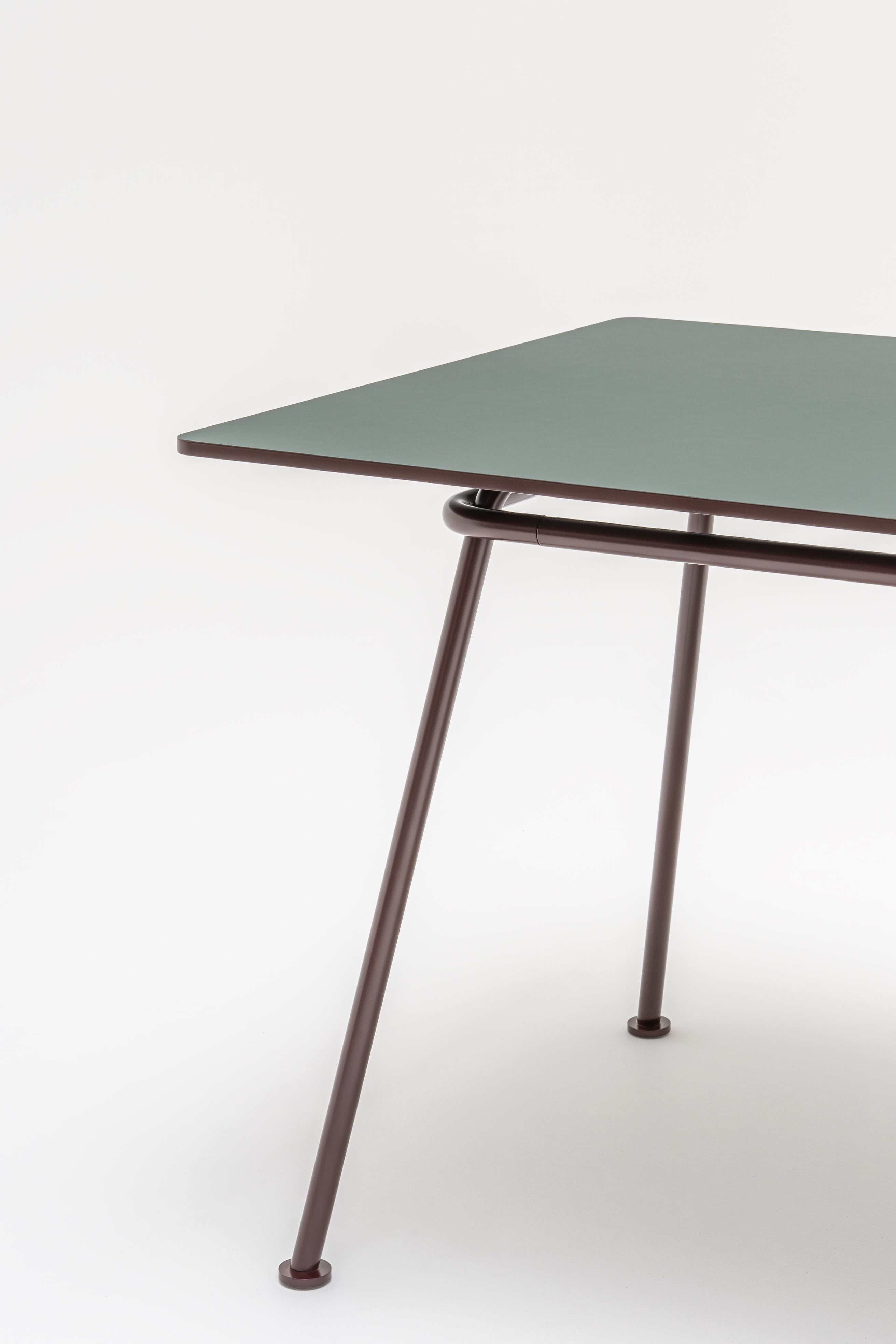 Stół NEW SCHOOL BENCH z mediabox UK – .mdd