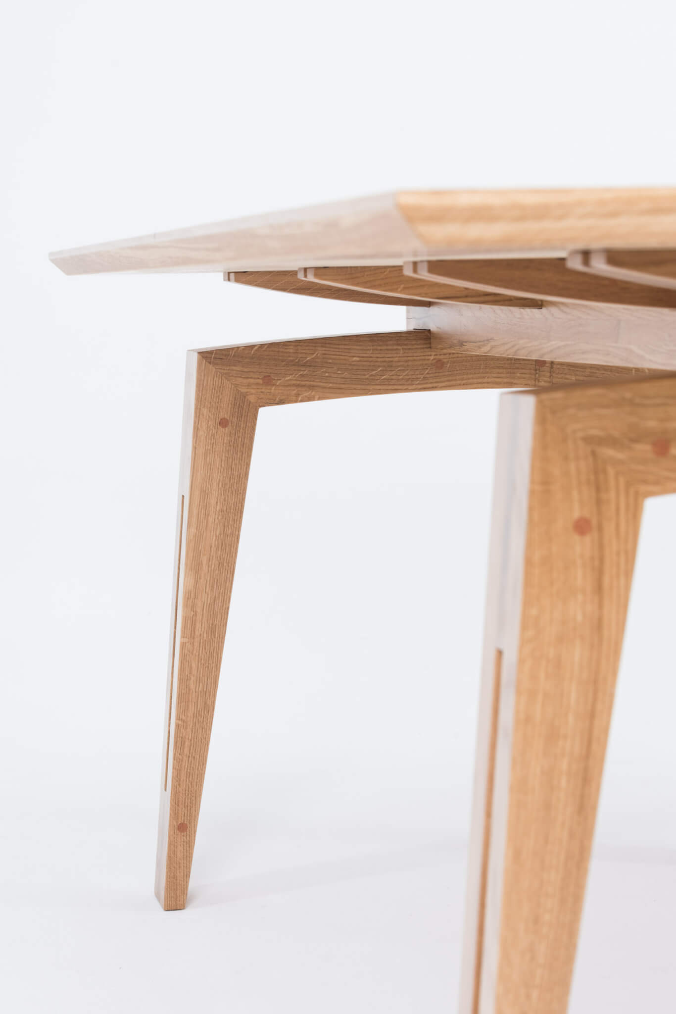 TAMAZO Oak Table