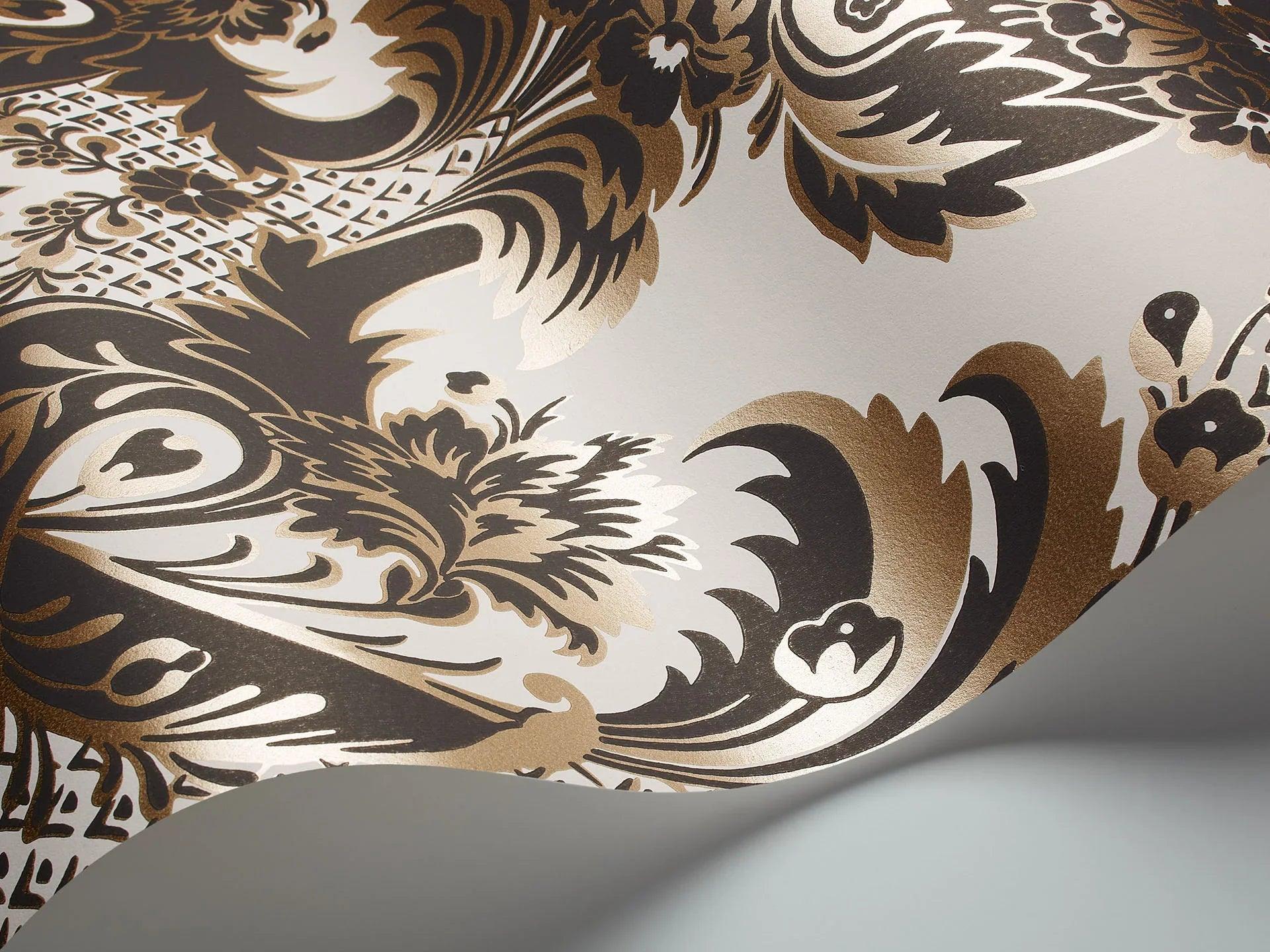 Tapeta ALBEMARLE - Wyndham metaliczne złoto na bieli Cole & Son Eye on Design