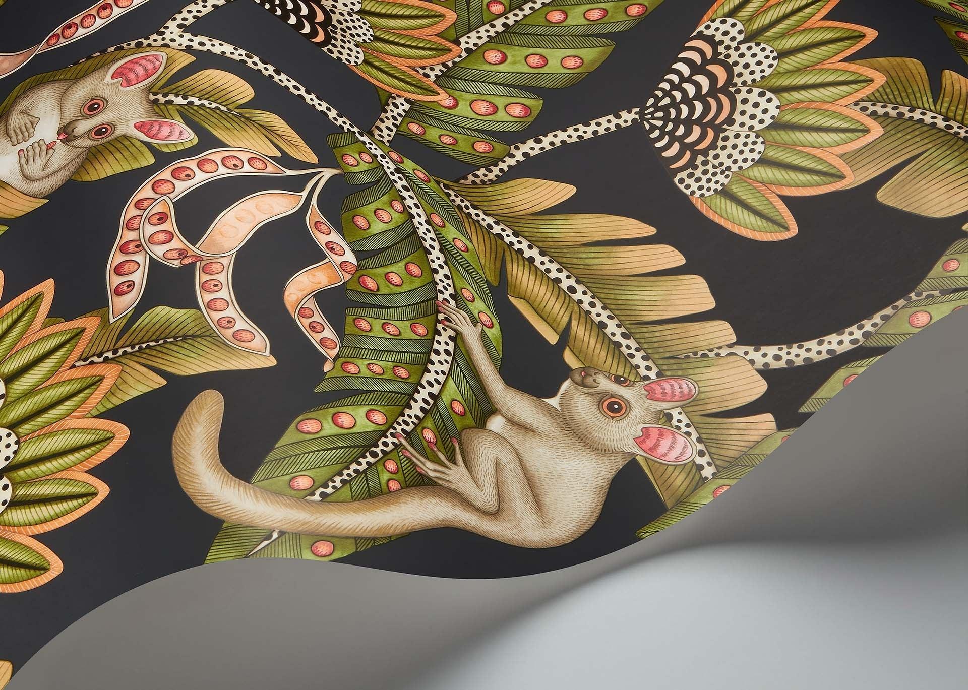 Tapeta ARDMORE JABULA - Bush Baby zieleń na czarnym Cole & Son Eye on Design