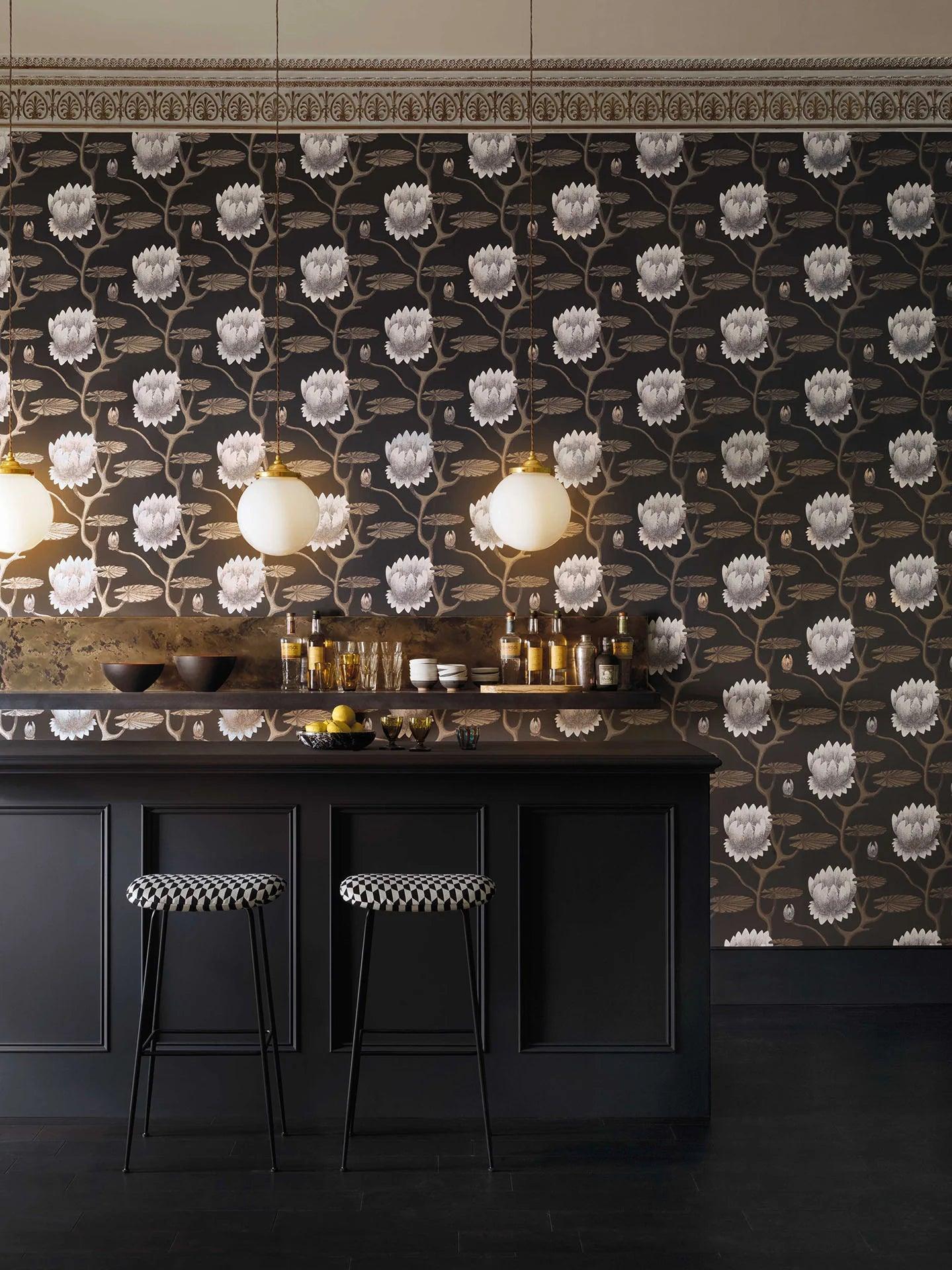 Wallpaper with a floral plant motif CONTEMPORARY COLLECTION - Summer Lily white on beige