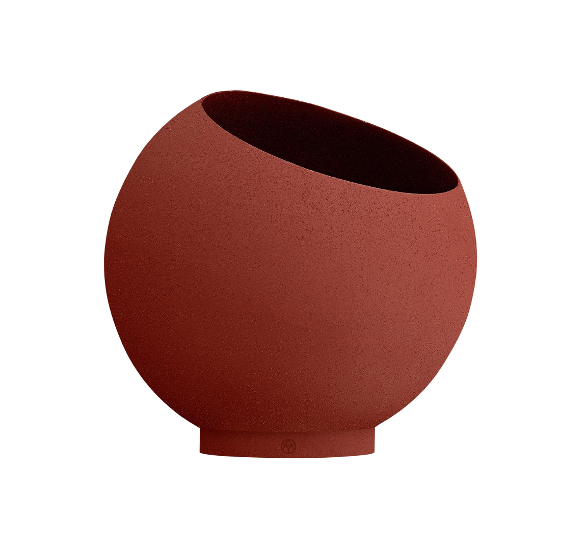 GLOBE terracotta standing planter