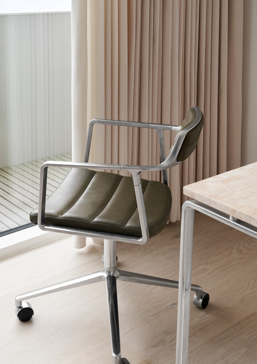 Bürostuhl 452 grüne Leder mit Metallbasis