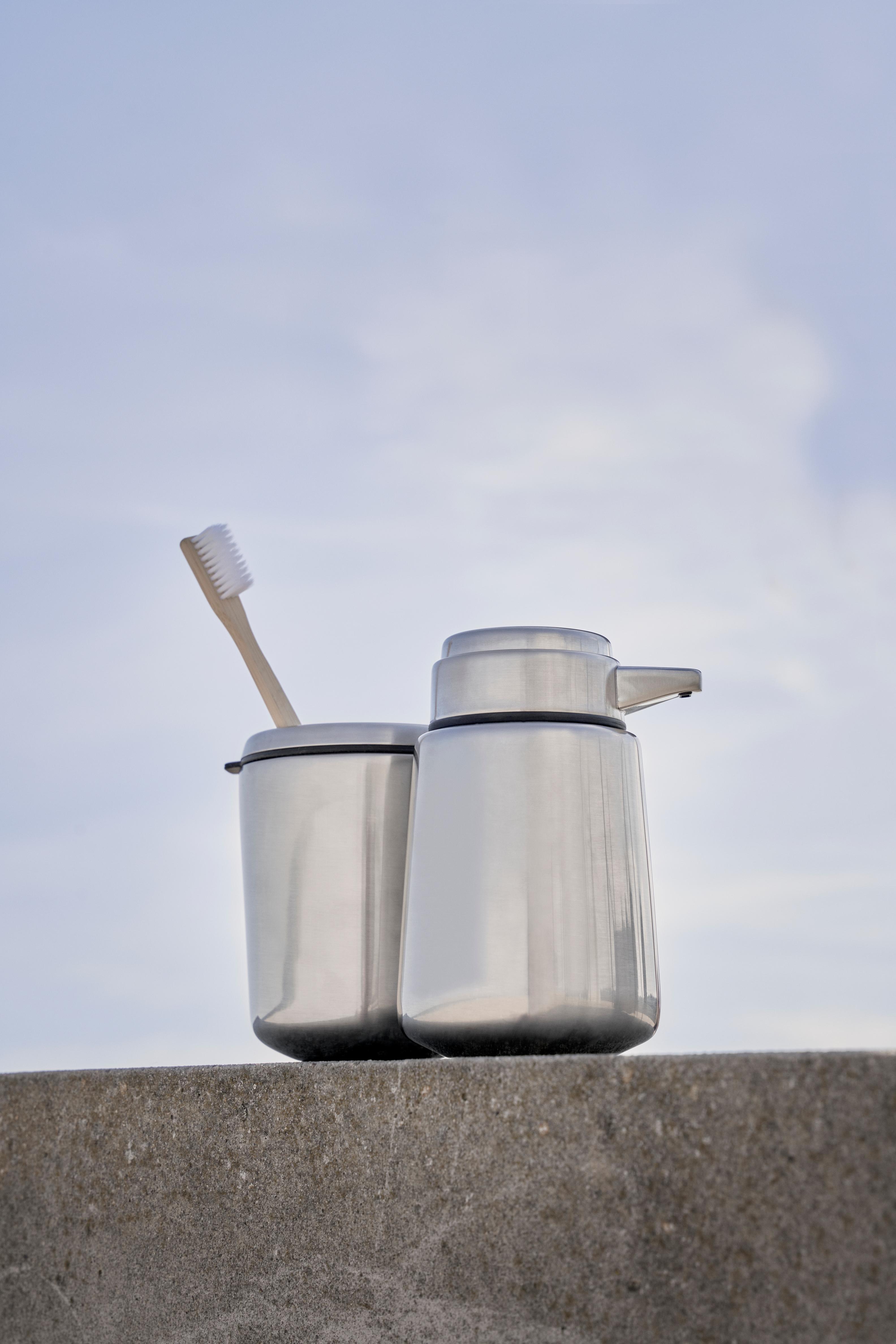 VIPP Steel Toothbrush Holder