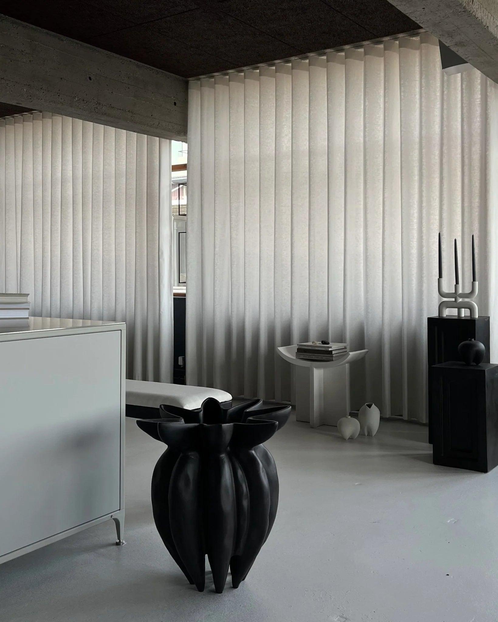 Wazon LOTUS ciemnobrązowy 101 Copenhagen Eye on Design