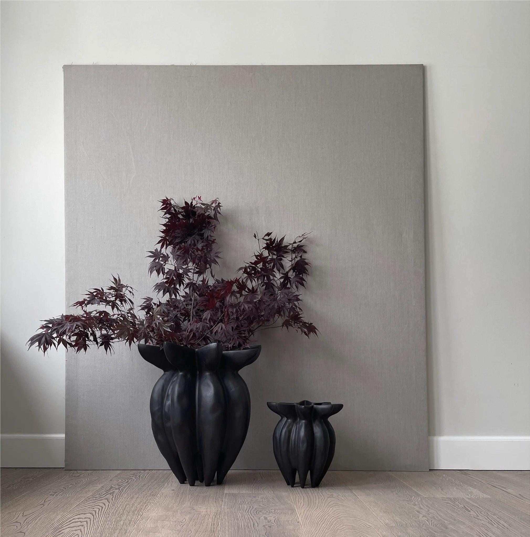 Wazon LOTUS ciemnobrązowy 101 Copenhagen Eye on Design