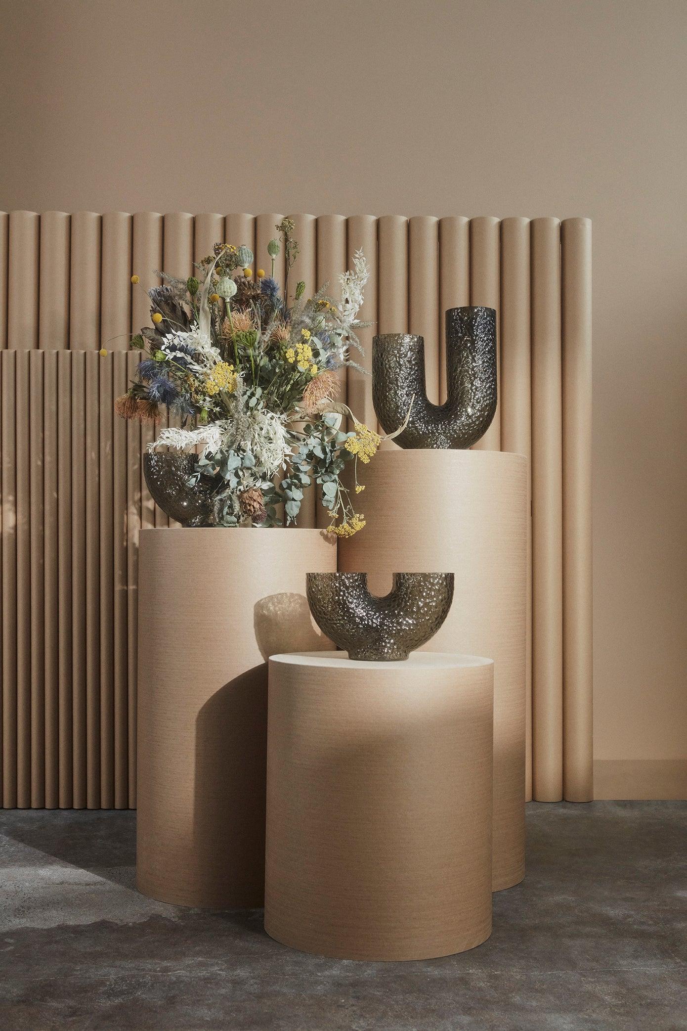 Wazon szklany ARURA czarny AYTM Eye on Design