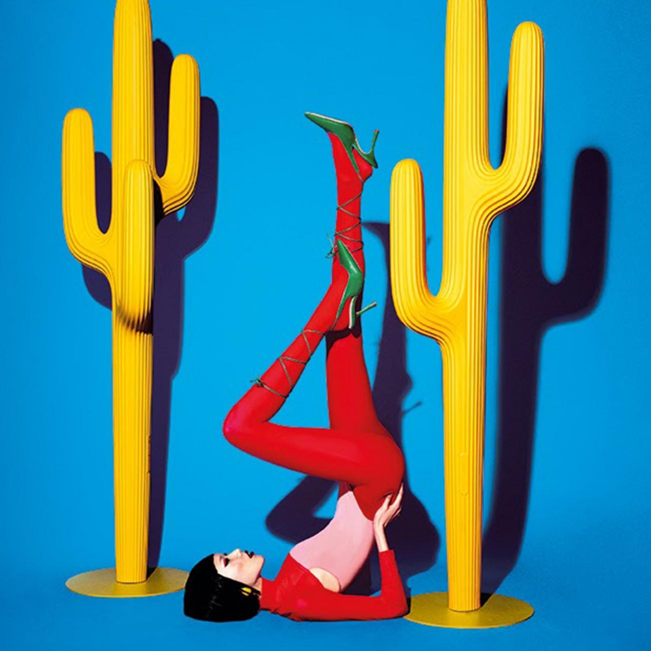 Wieszak SAGUARO różowy Qeeboo Eye on Design