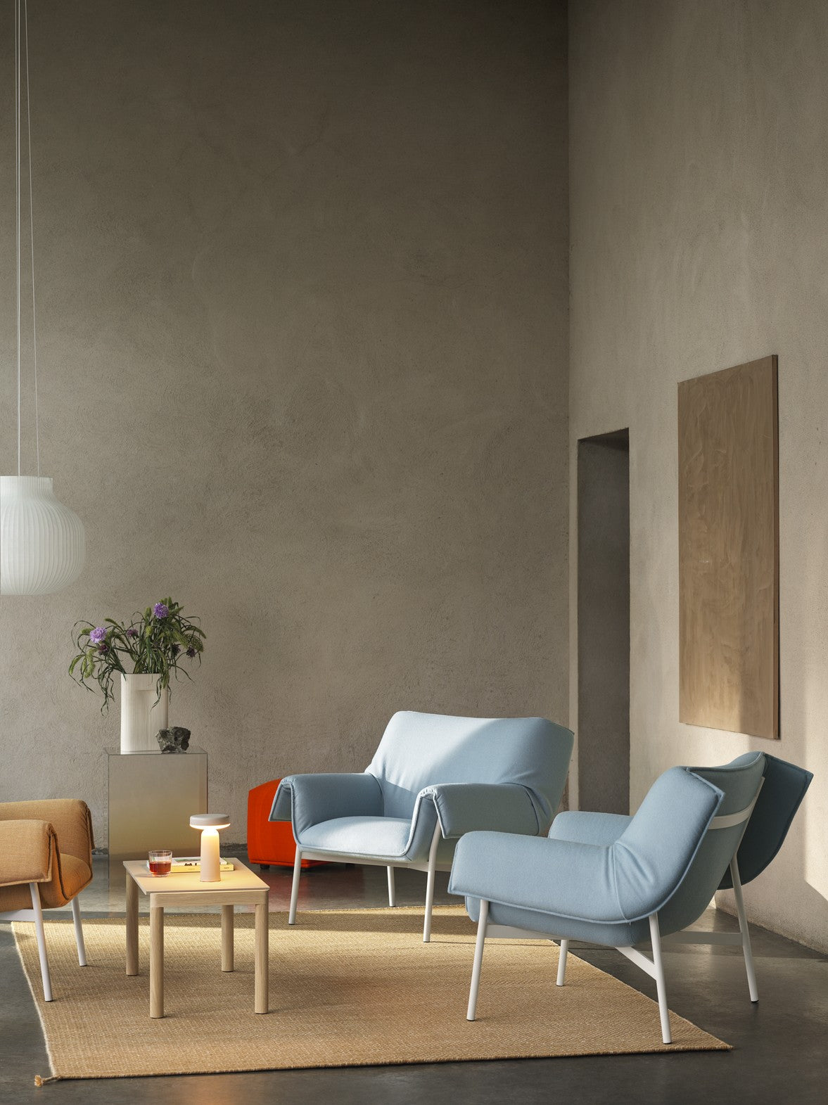 Couchtisch COUPLE sandfarben mit Eichenbasis