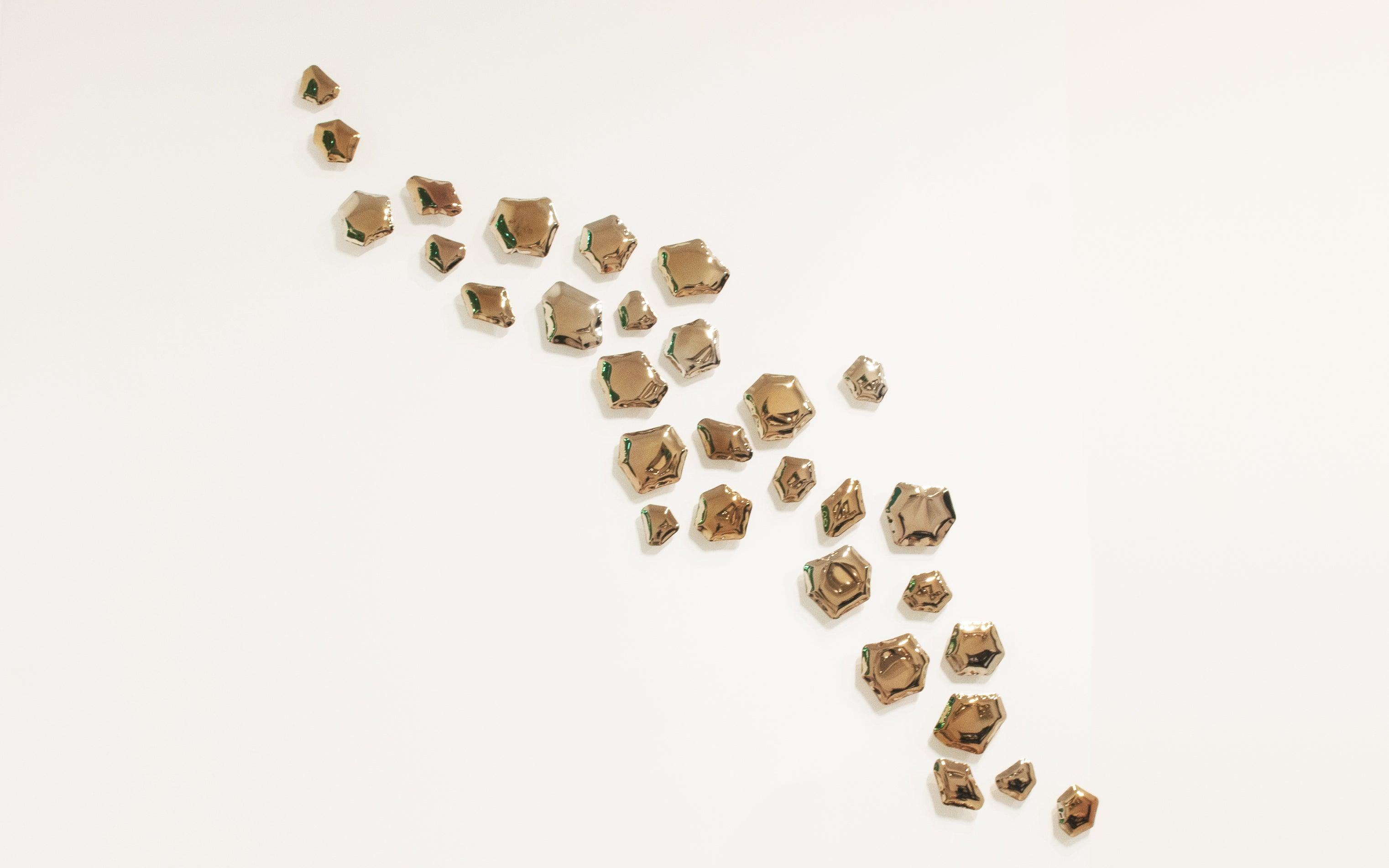 Zestaw dekoracyjnych wieszaków KAMYKI heat złoty Zieta Studio Eye on Design