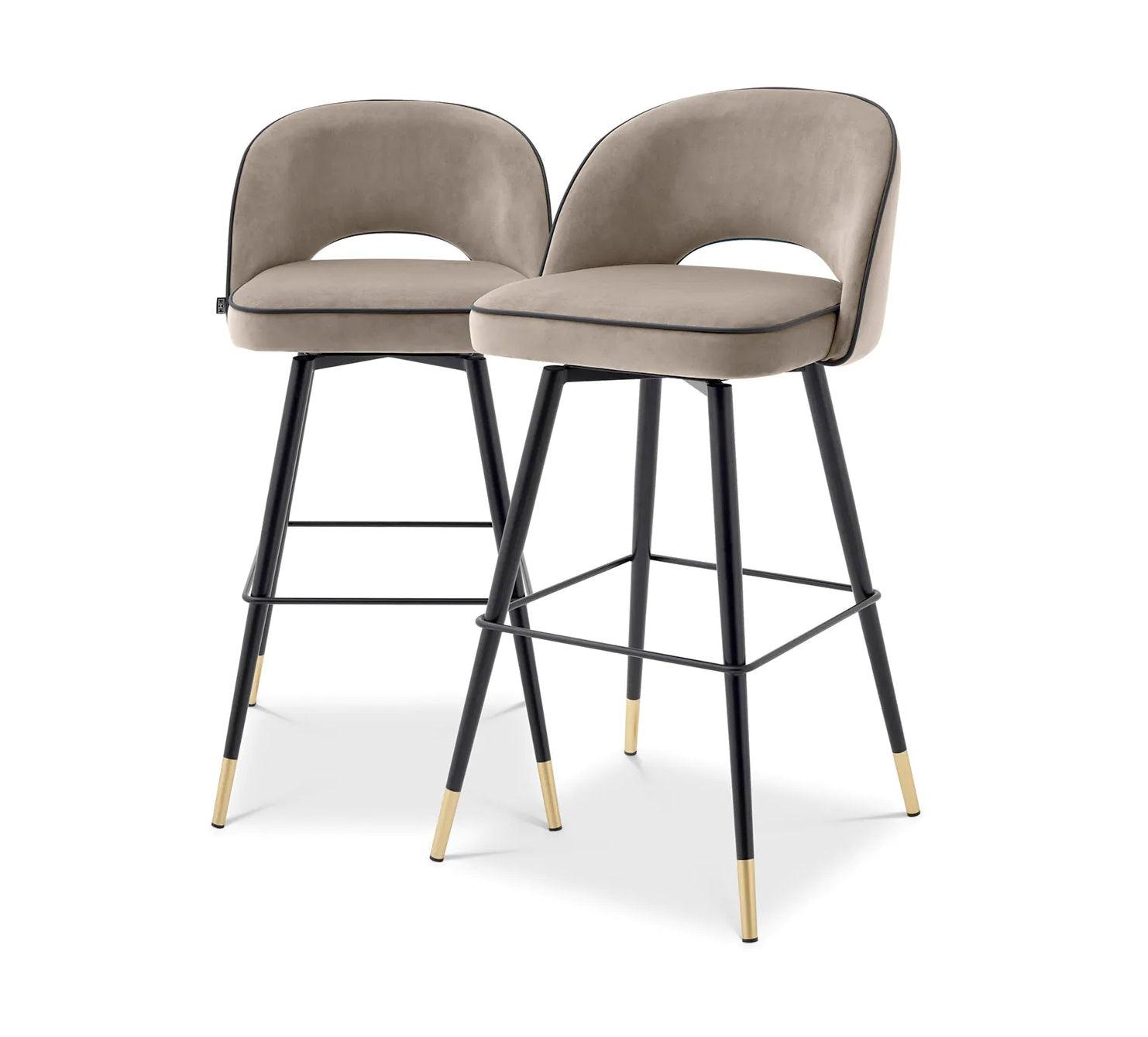 Zestaw hokerów aksamitnych CLIFF ciemnobeżowy Eichholtz Eye on Design