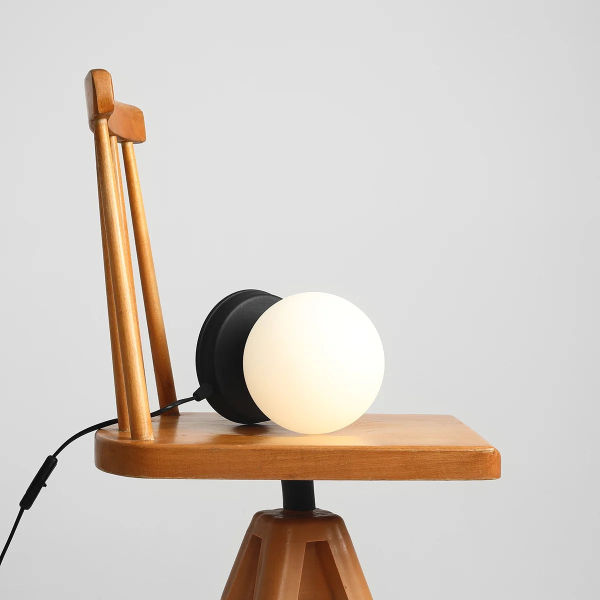 Lampa stołowa BALL czarny – Artera
