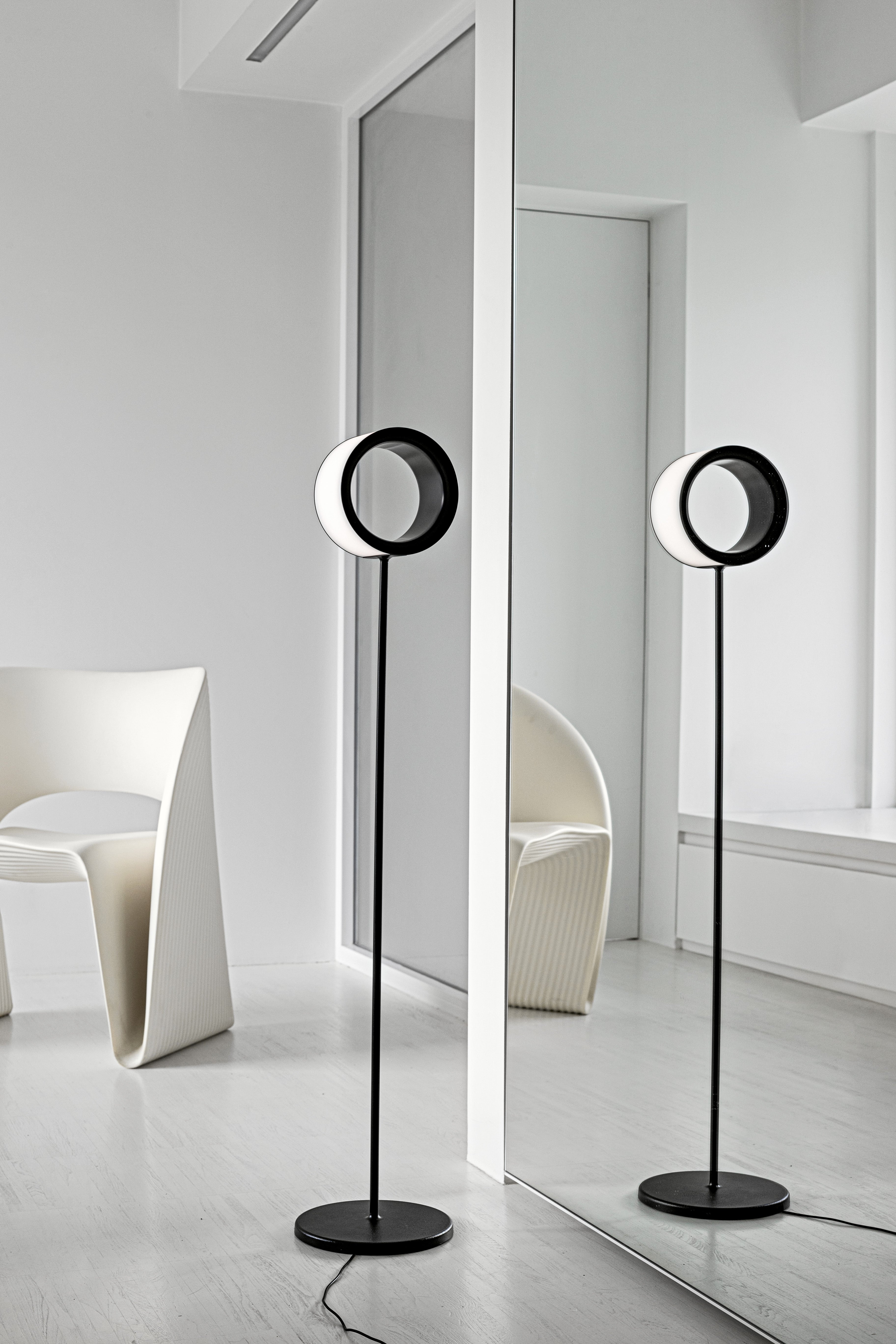 Niskie krzesło RAVIOLO żółty Magis Eye on Design