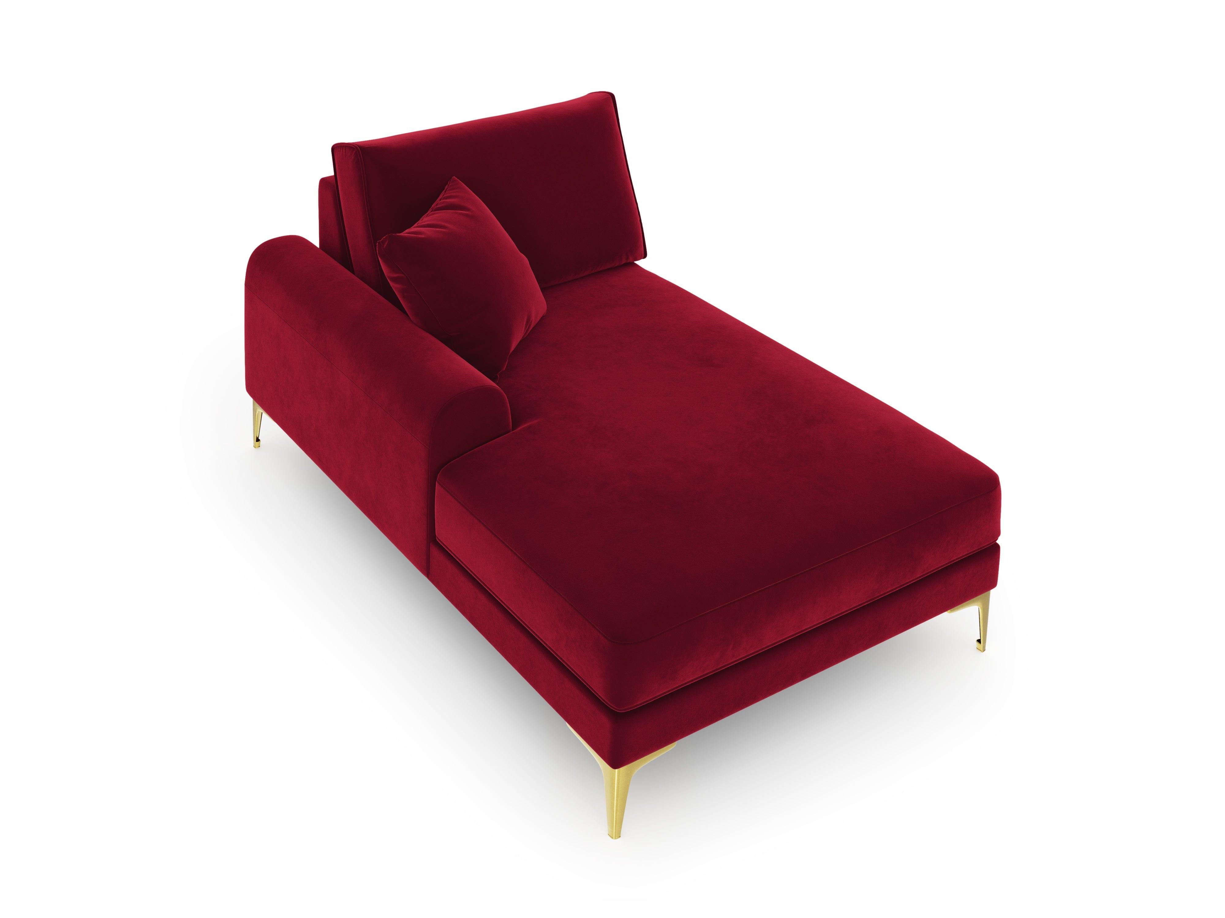 Szezlong aksamitny lewostronny MADARA czerwony ze złotą podstawą Mazzini Sofas Eye on Design