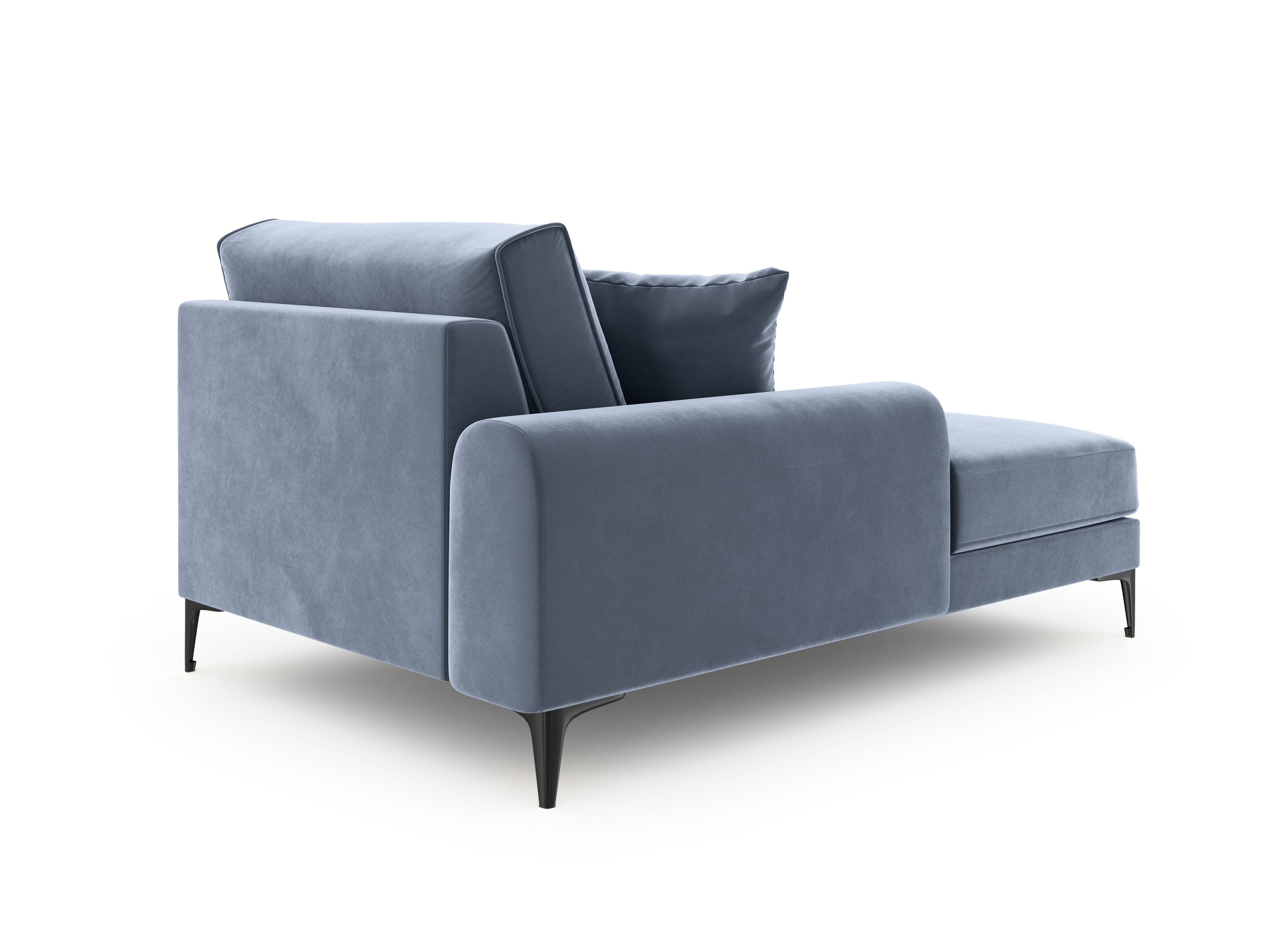 Szezlong aksamitny lewostronny MADARA jasnoniebieski z czarną podstawą Mazzini Sofas Eye on Design