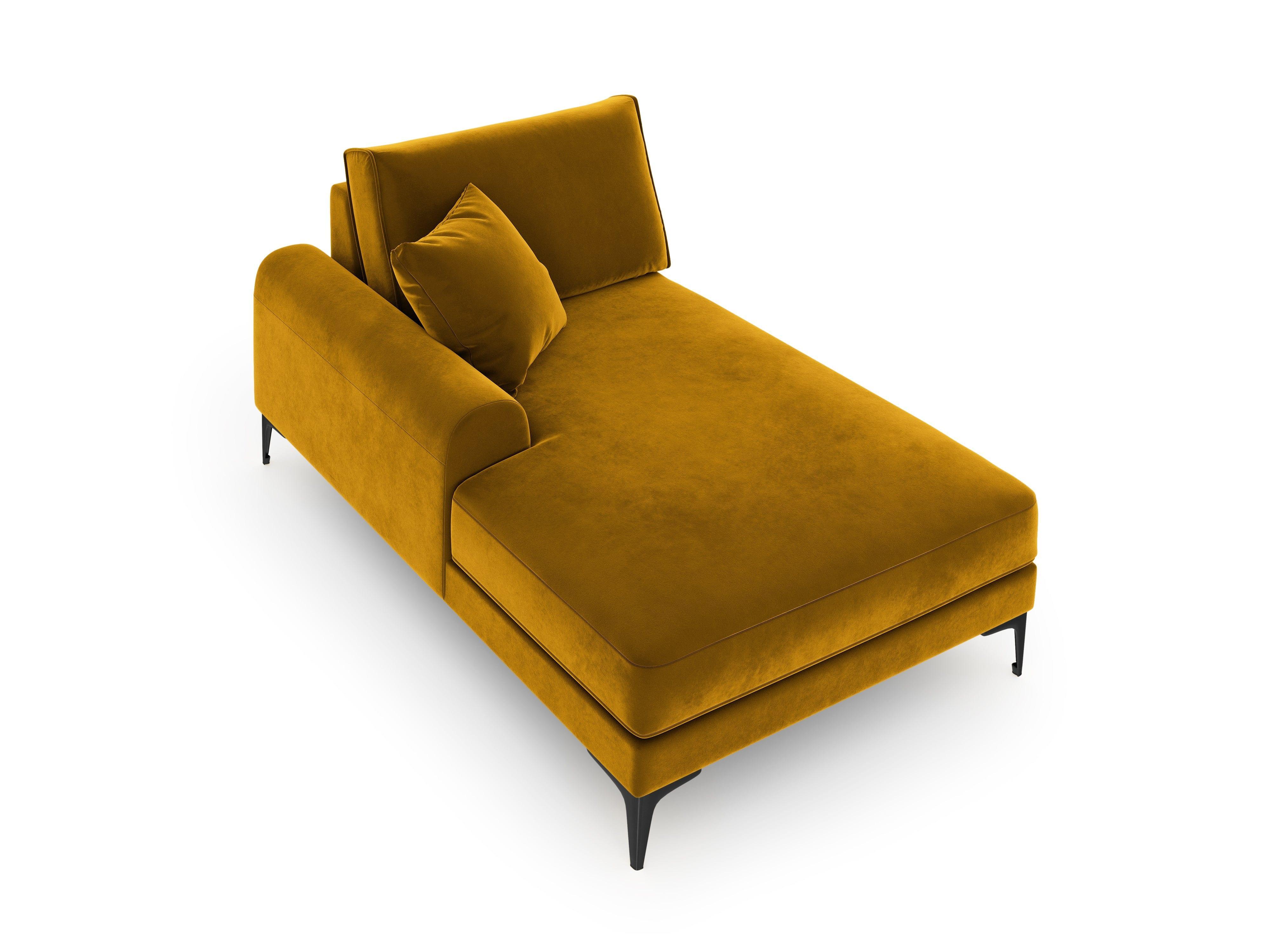 Szezlong aksamitny lewostronny MADARA musztardowy z czarną podstawą Mazzini Sofas Eye on Design