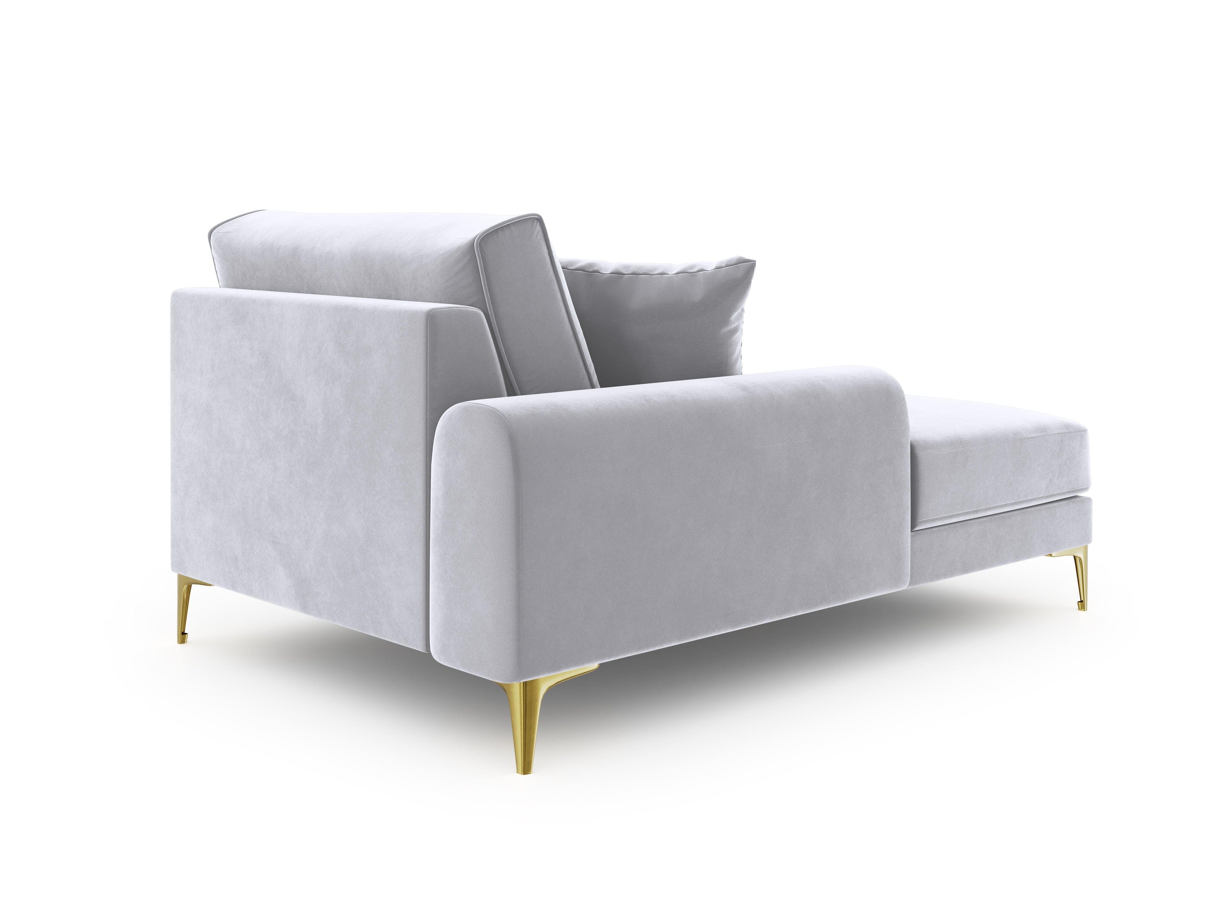 Szezlong aksamitny lewostronny MADARA srebrny ze złotą podstawą Mazzini Sofas Eye on Design