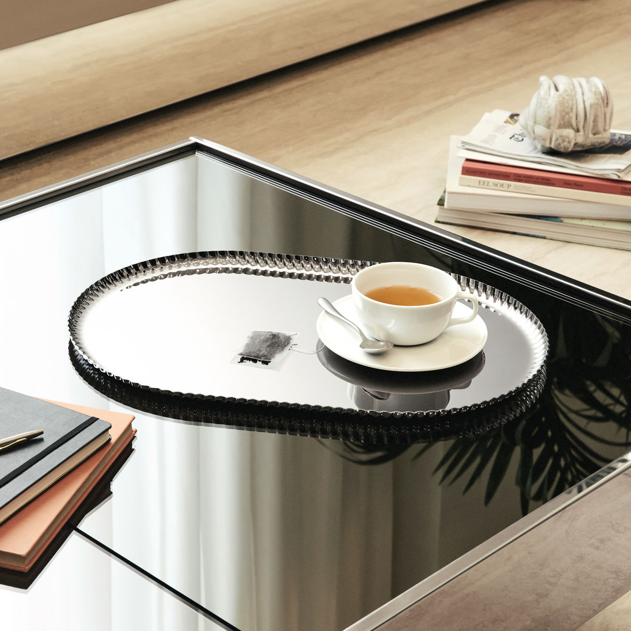 Pleats Tray Black Steel