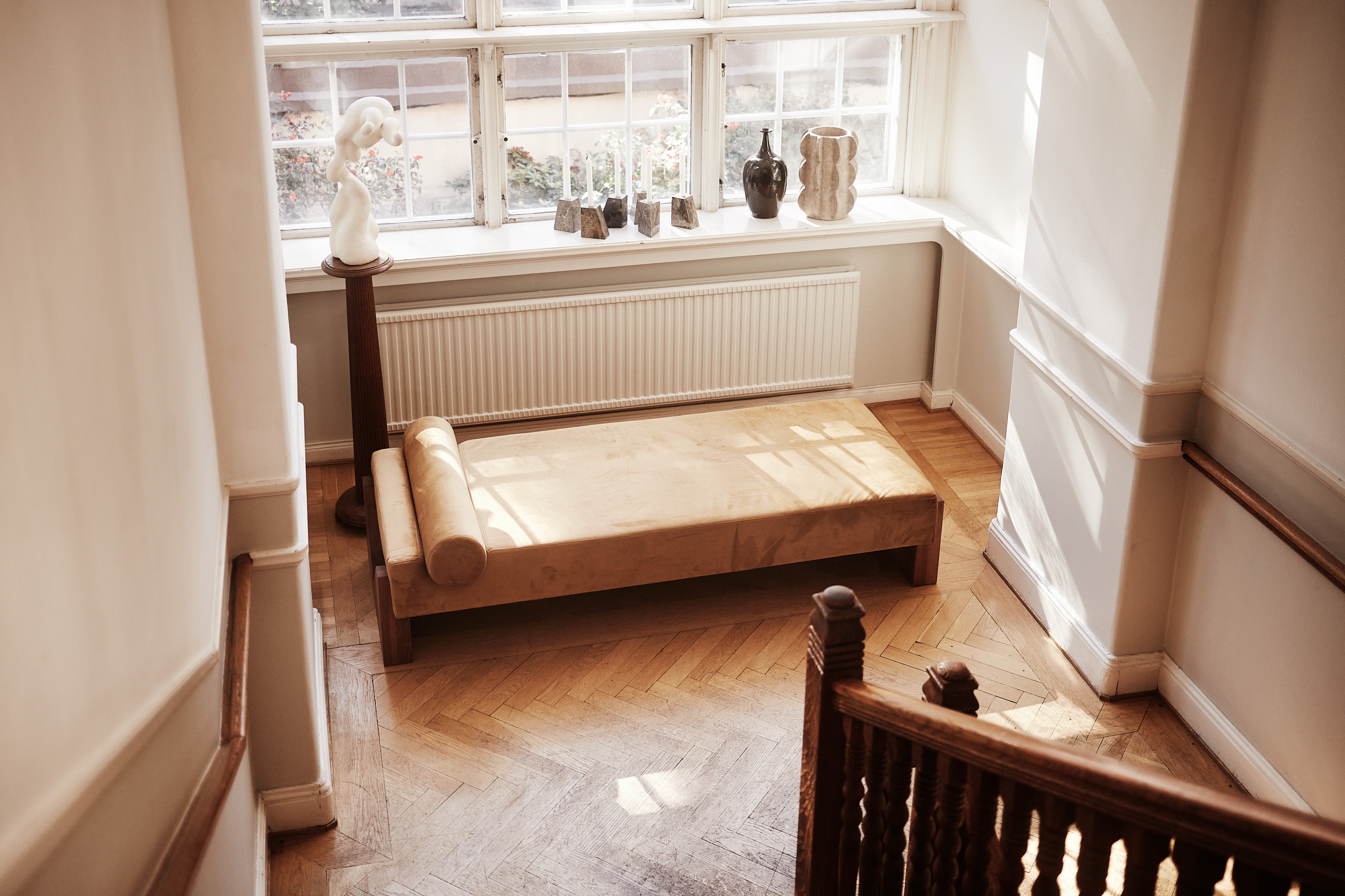 Liege V aus senfgelbem Samt