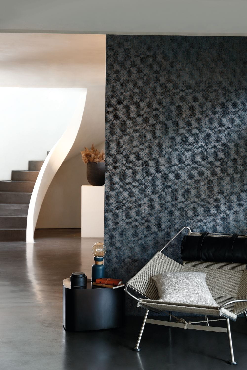 Metalltapete mit geometrischem Muster KHEOPS - BLANC weiß mit braun