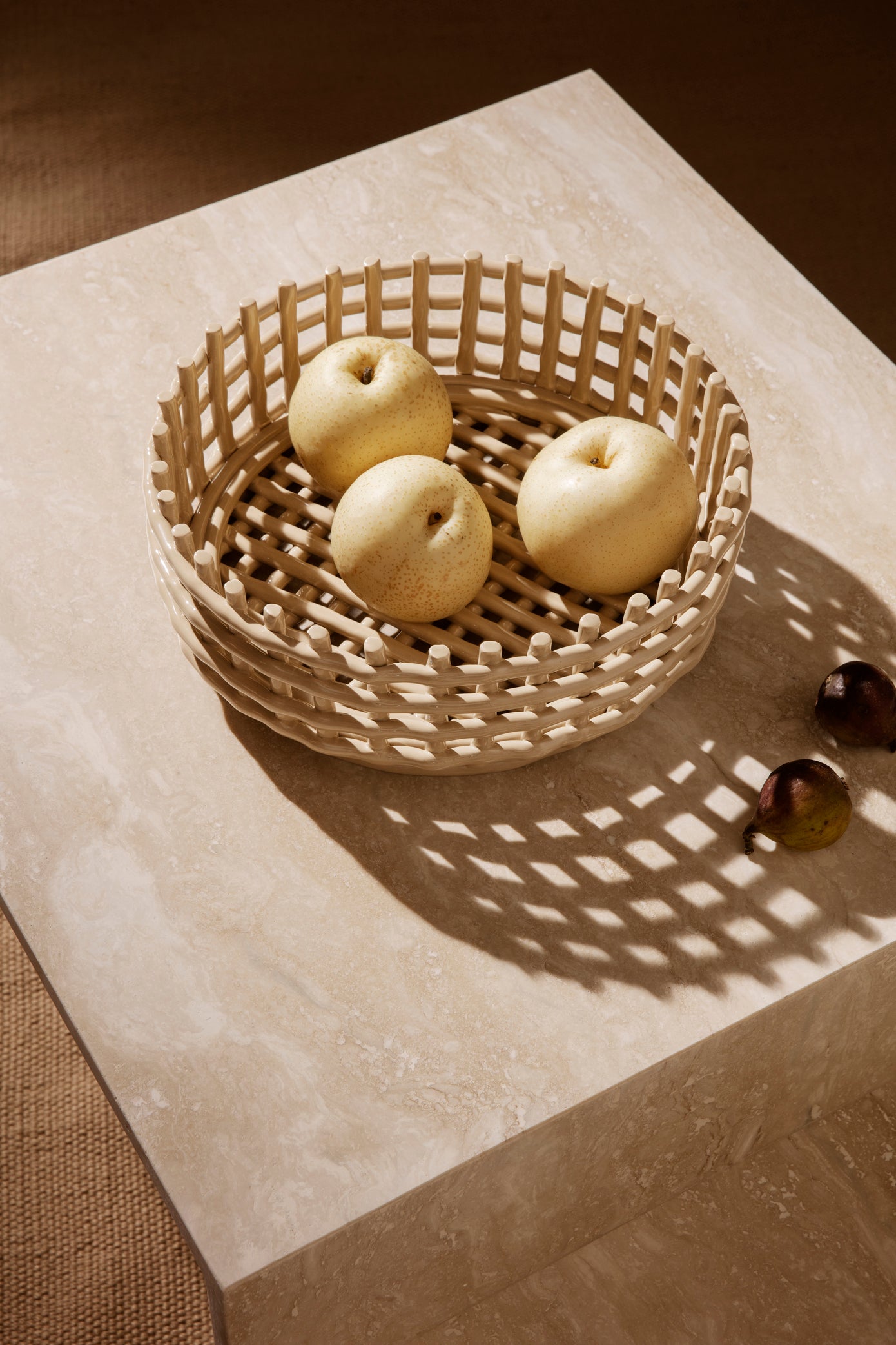 KERAMIK-MITTELAUFSATZ Schale beige 