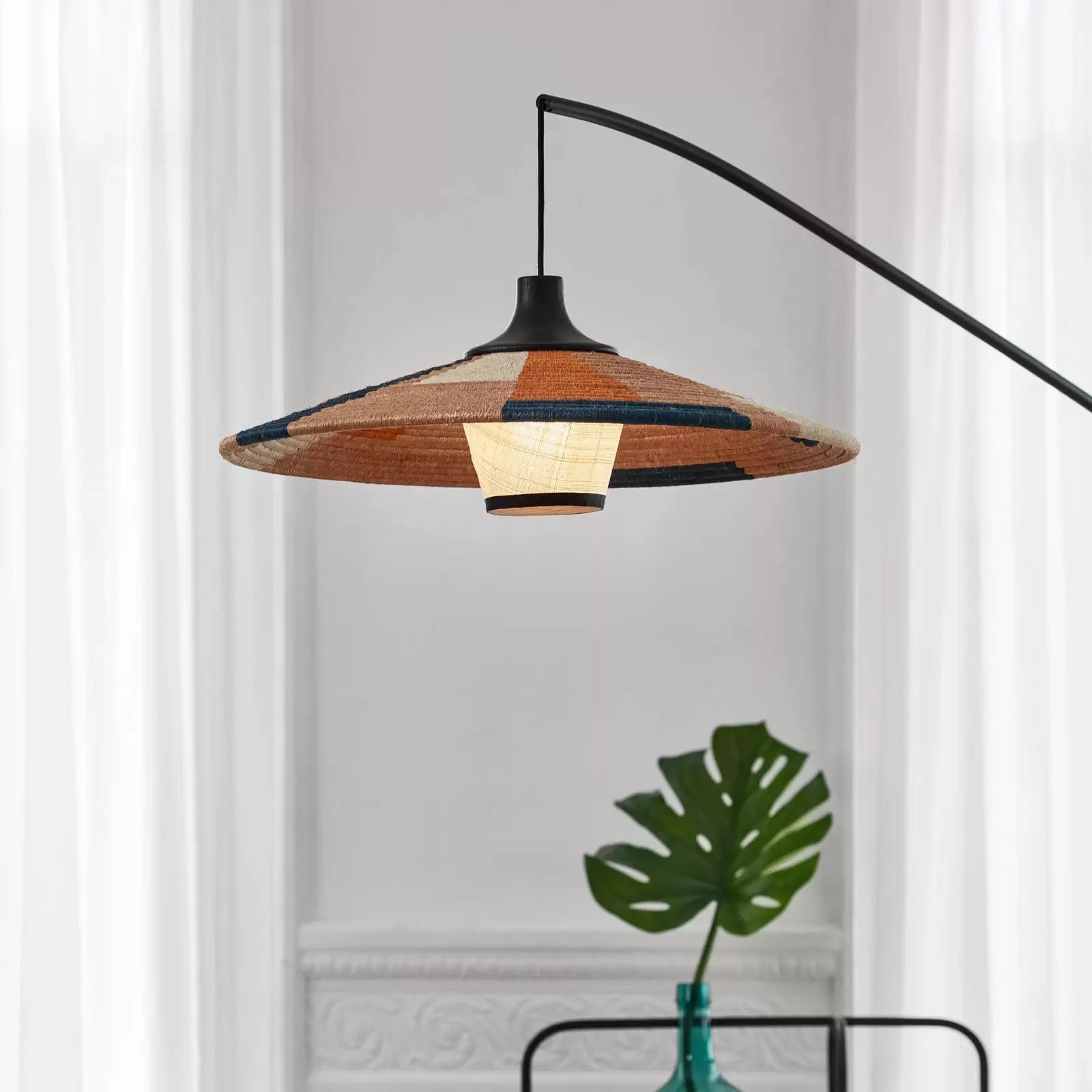 Stehlampe mit Schwenkarm PARROT sandfarben