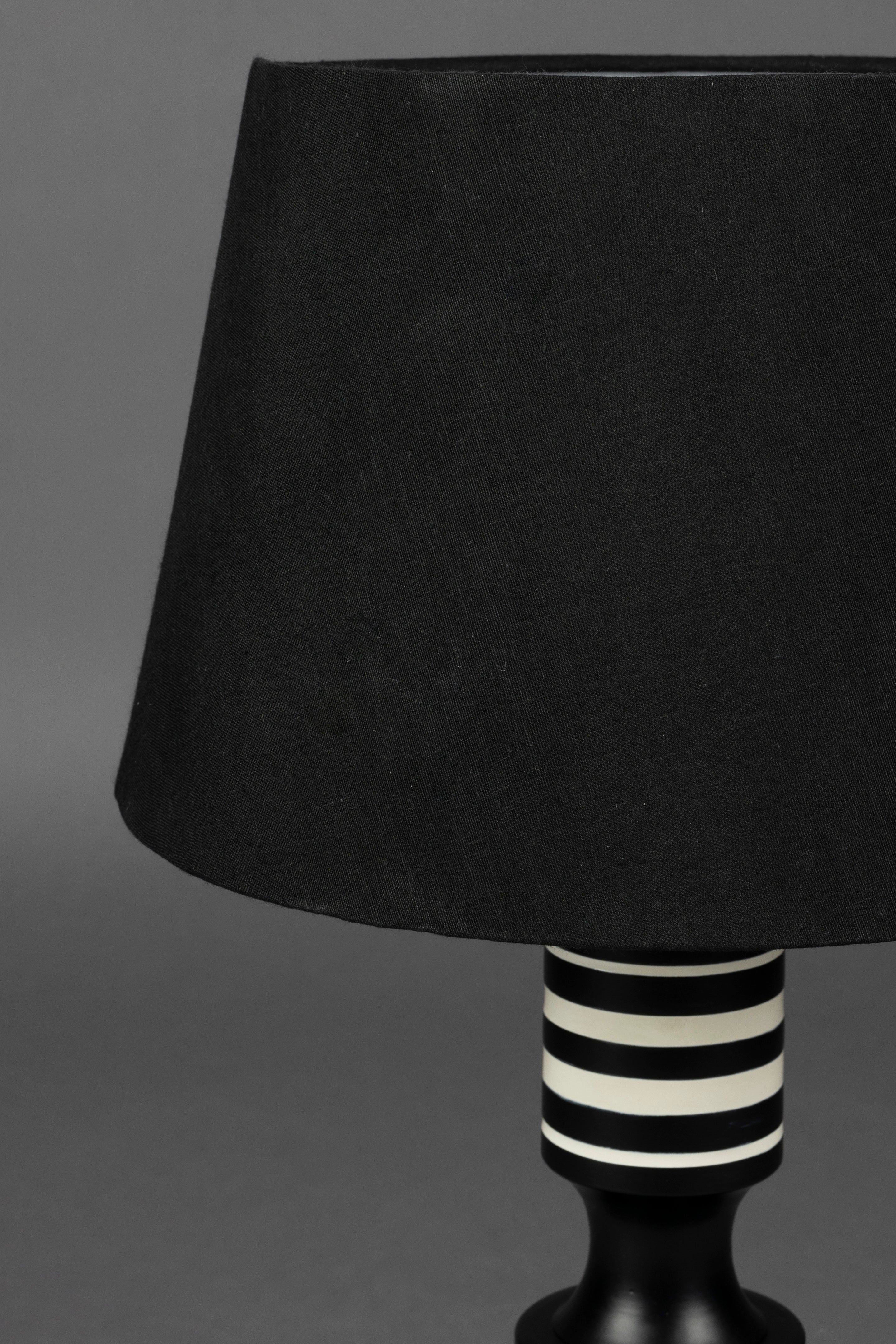 Tischlampe VIRGIL schwarz mit weißer Ausführung