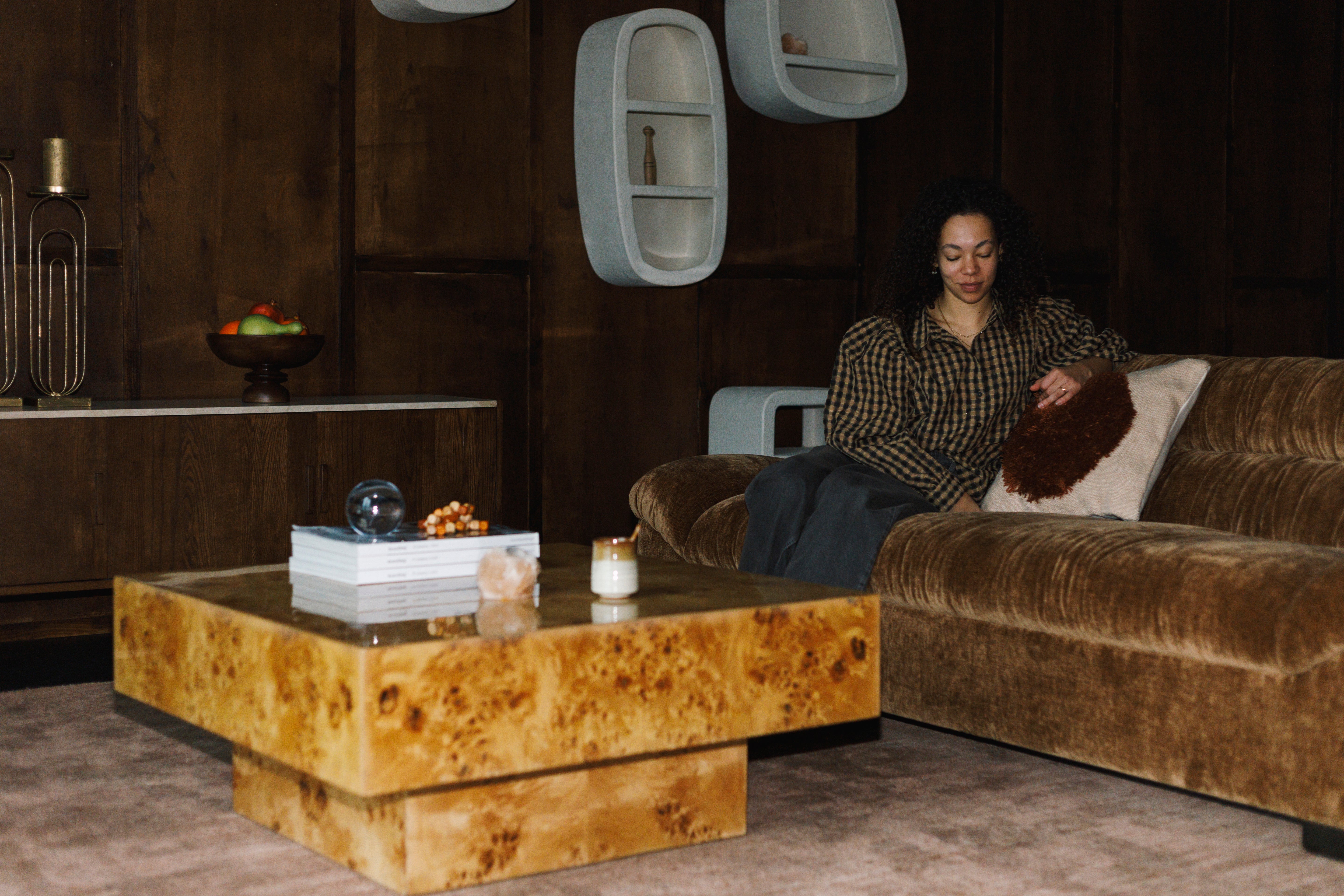 Couchtisch QUINN Furnier aus Nussbaumwurzel