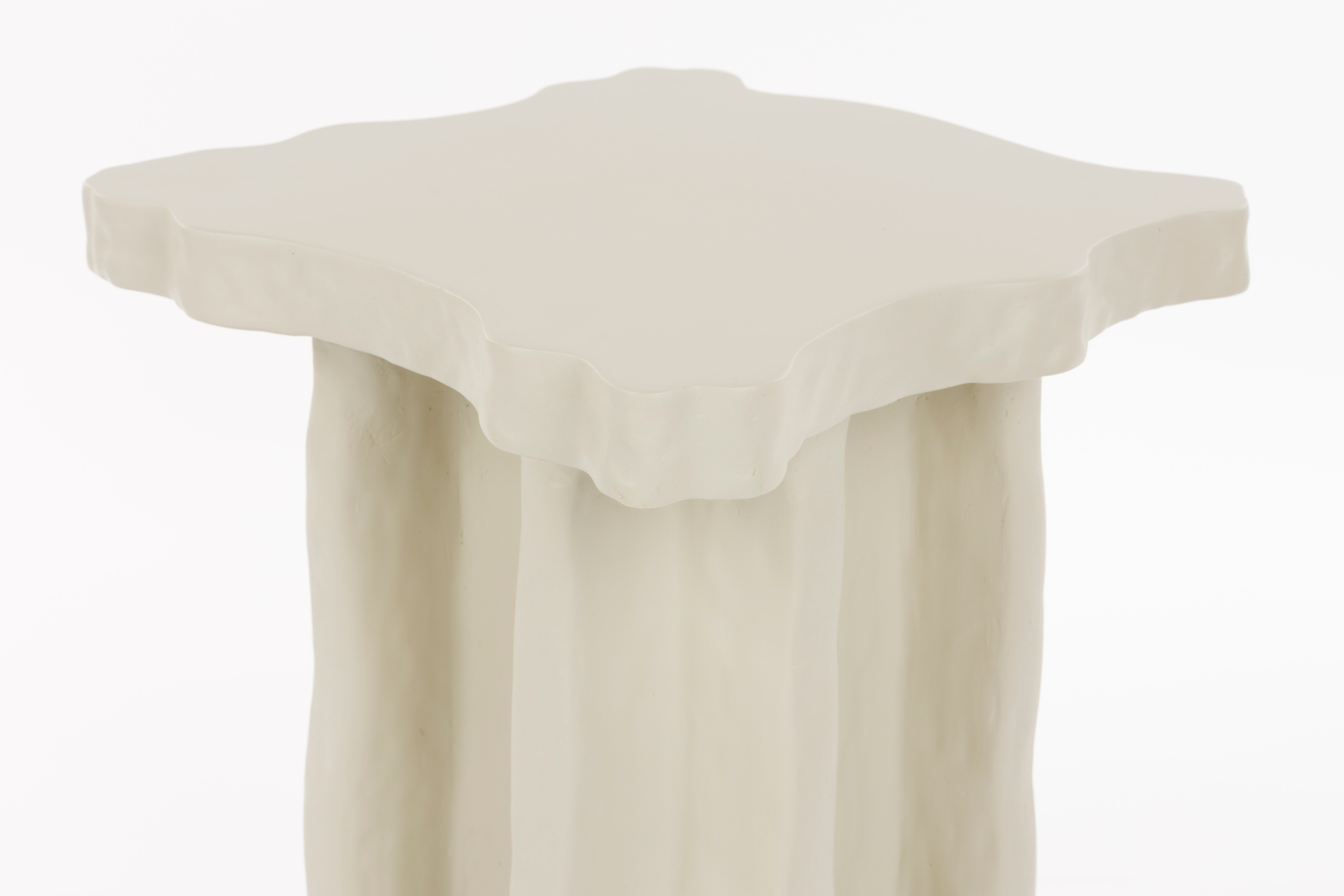 BORN TO BE ALIVE quadratischer Beistelltisch beige