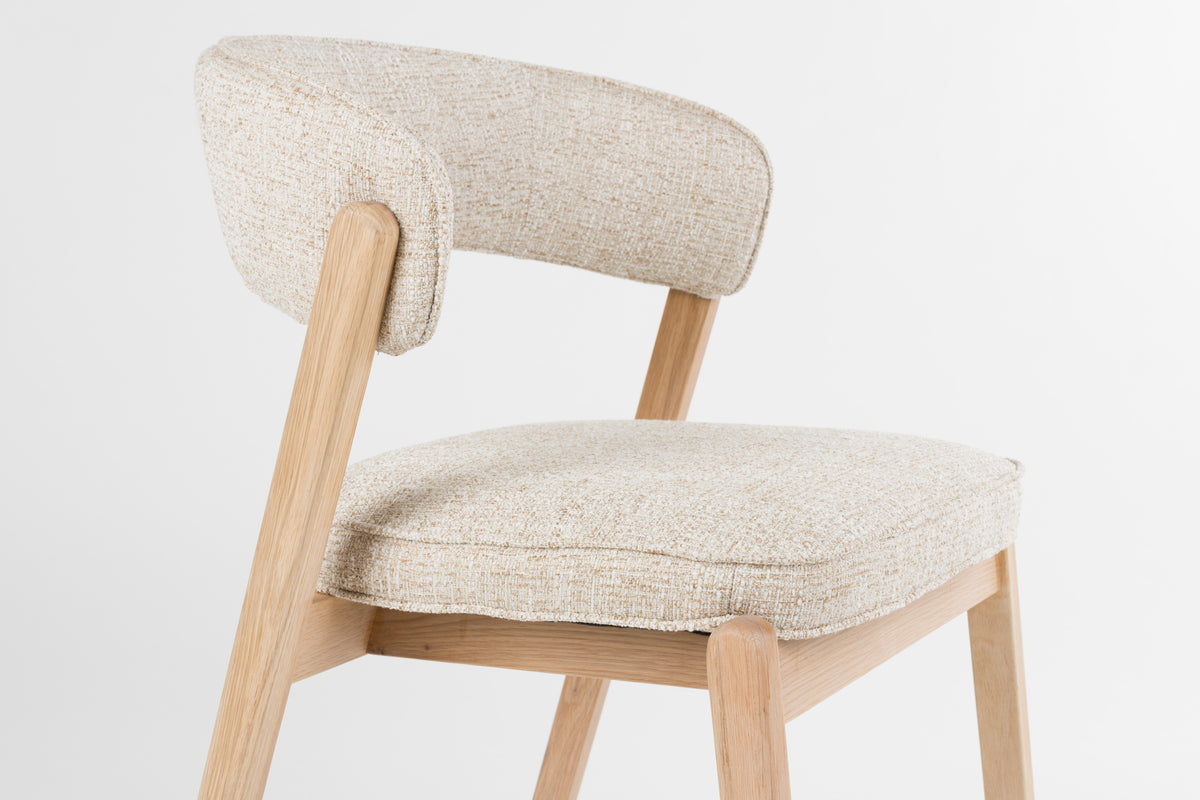 Stuhl BRIGHT beige mit Eichenbasis