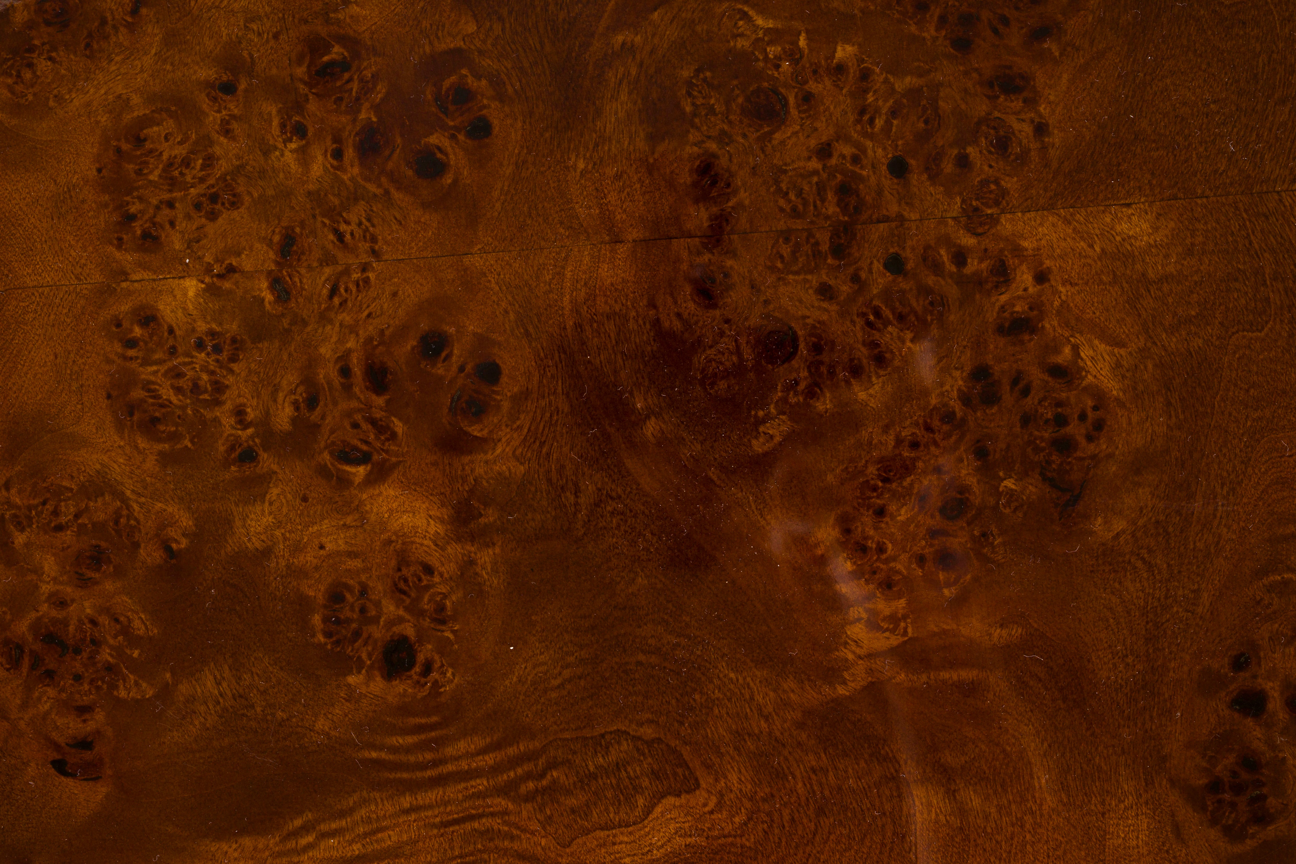 Beistelltisch QUINN Nussbaumfurnier