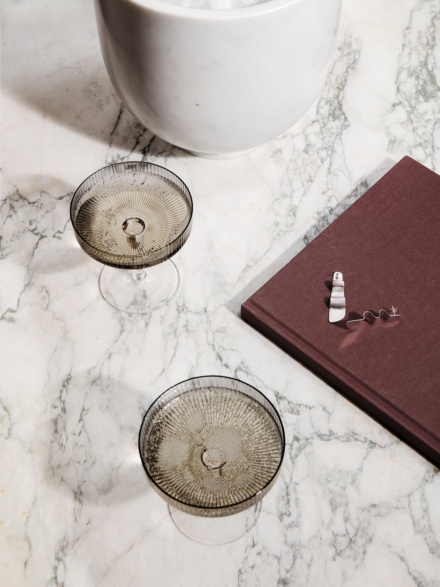 Set von Sektgläsern RIPPLE SAUCERS rauchiges Glas