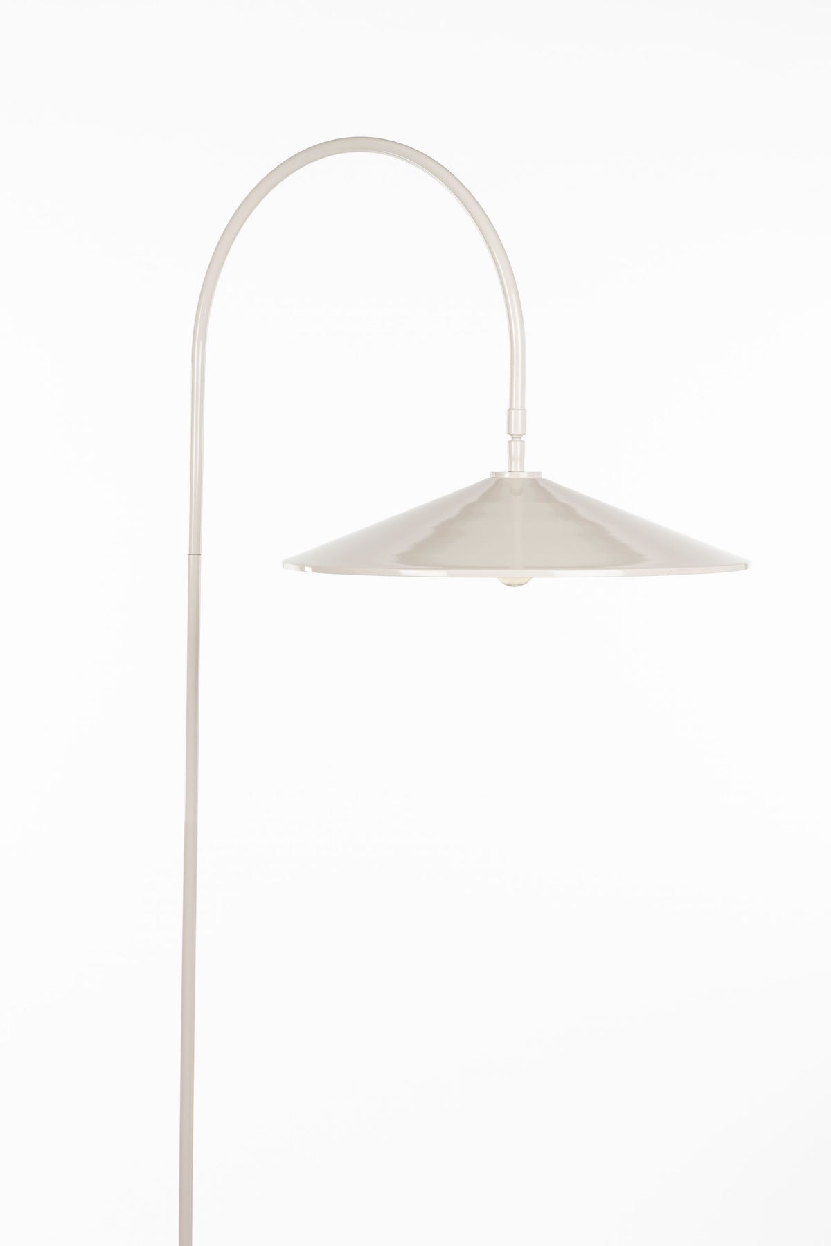 Lampa podłogowa ENNO – ujęcie 4