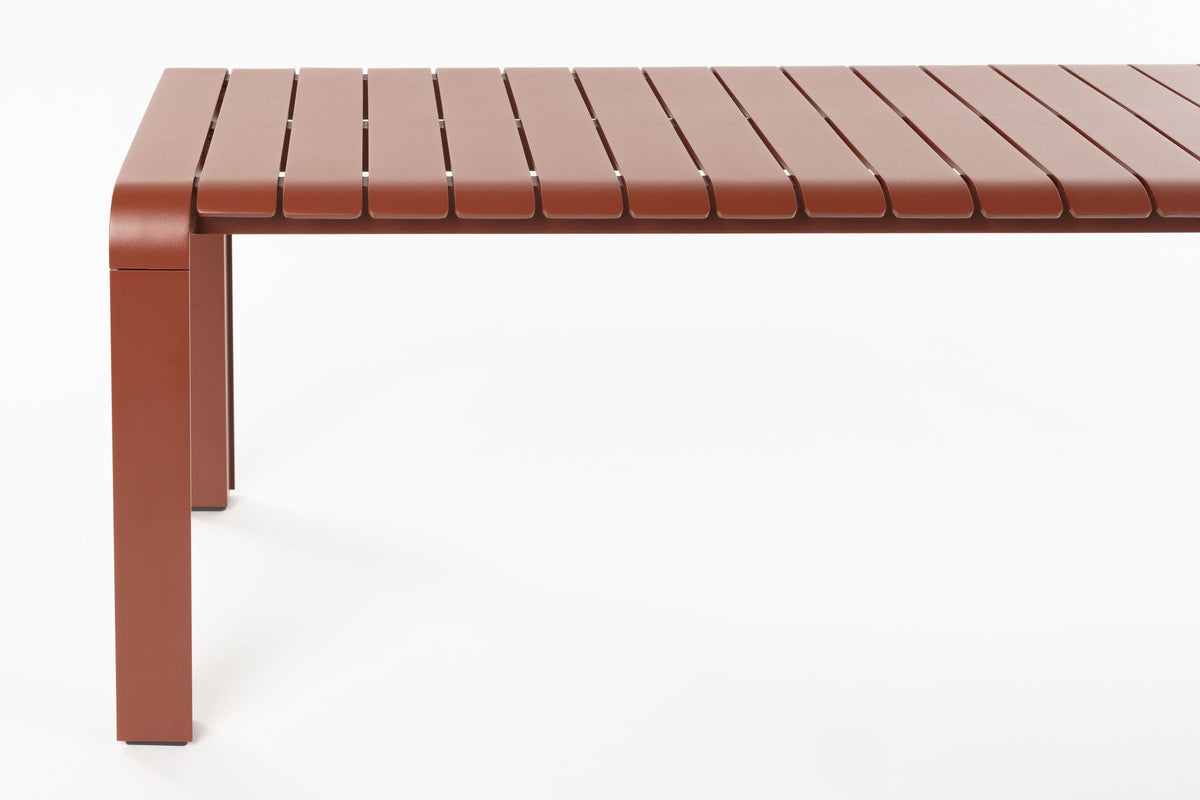 Ławka ogrodowa VONDEL czerwony – 130 x 45 cm