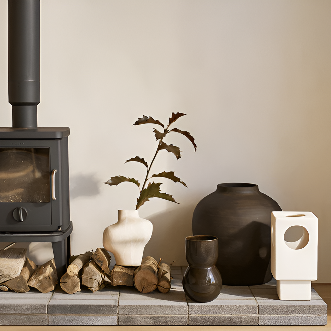 LYCKA Tischlampe aus weißem Steinzeug